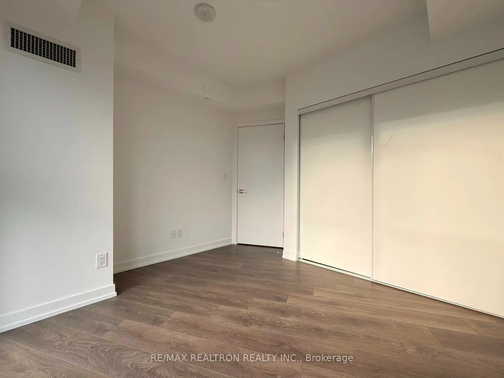 159 Wellesley Street E #2809