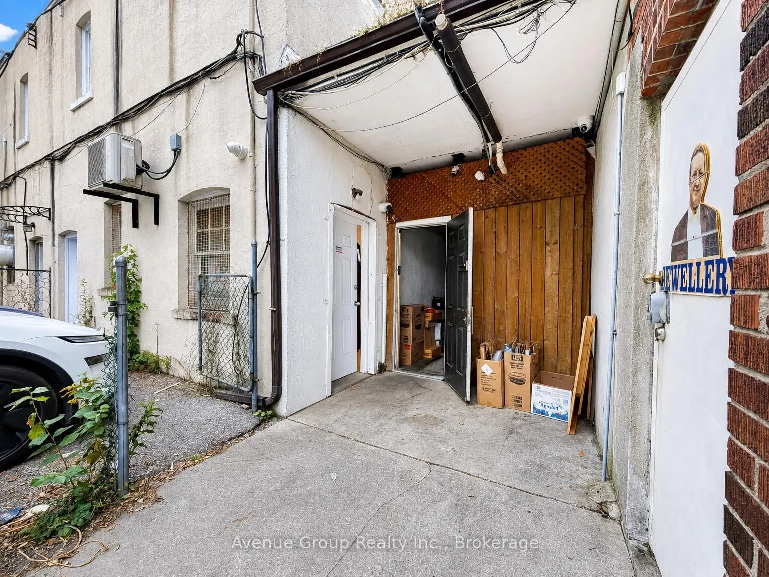 3016B Bathurst Street