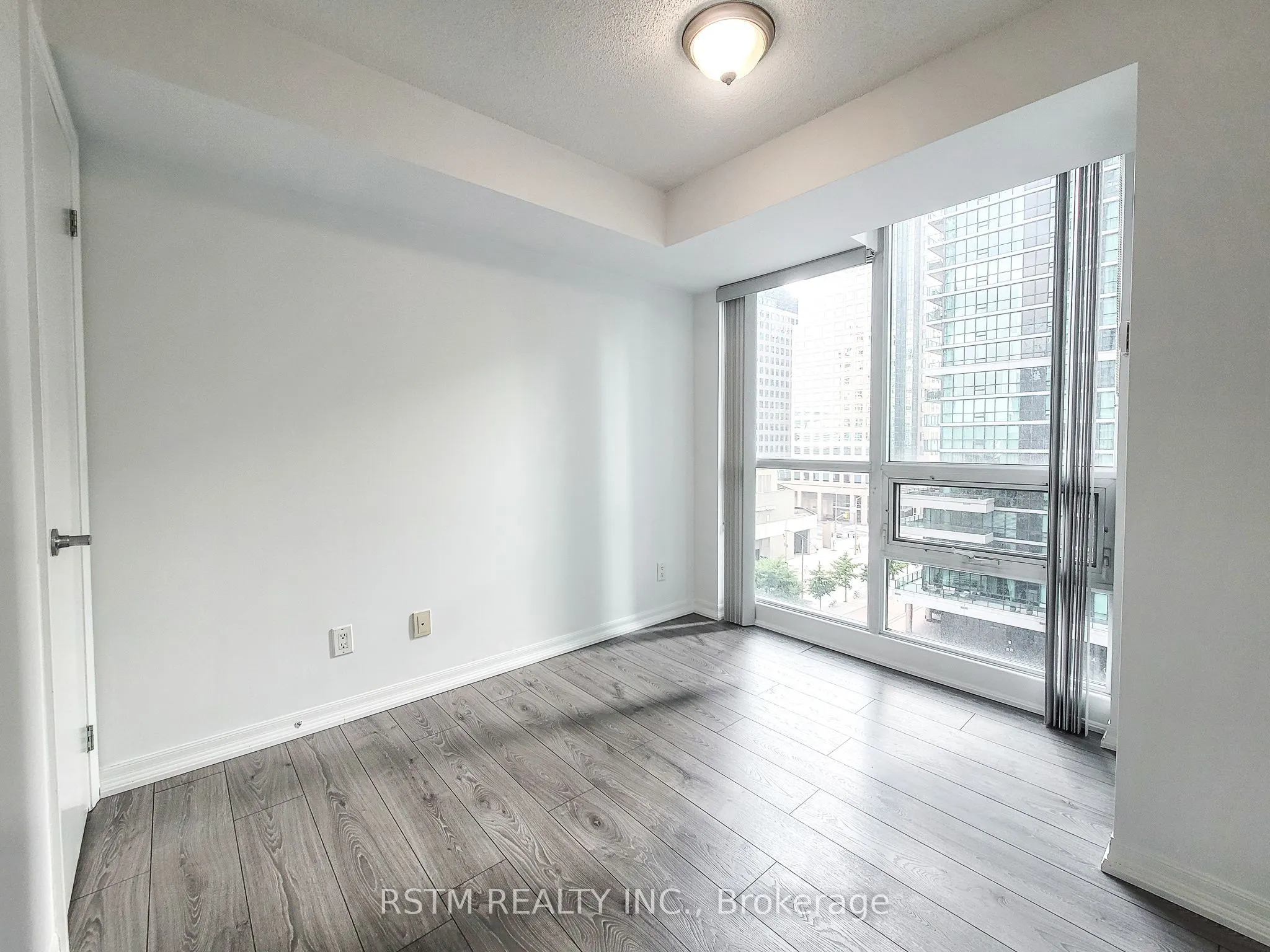 12 Yonge Street #710