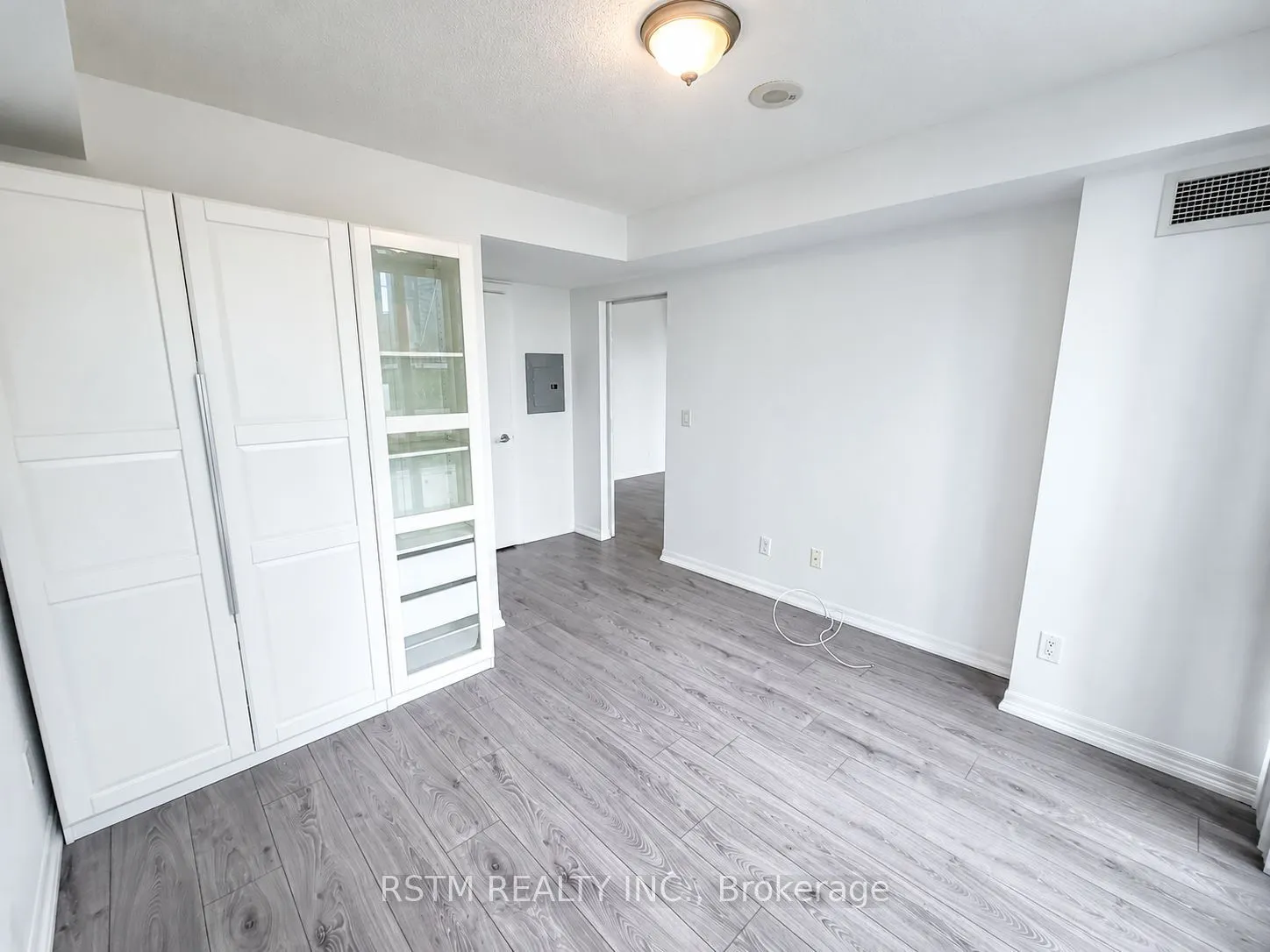 12 Yonge Street #710