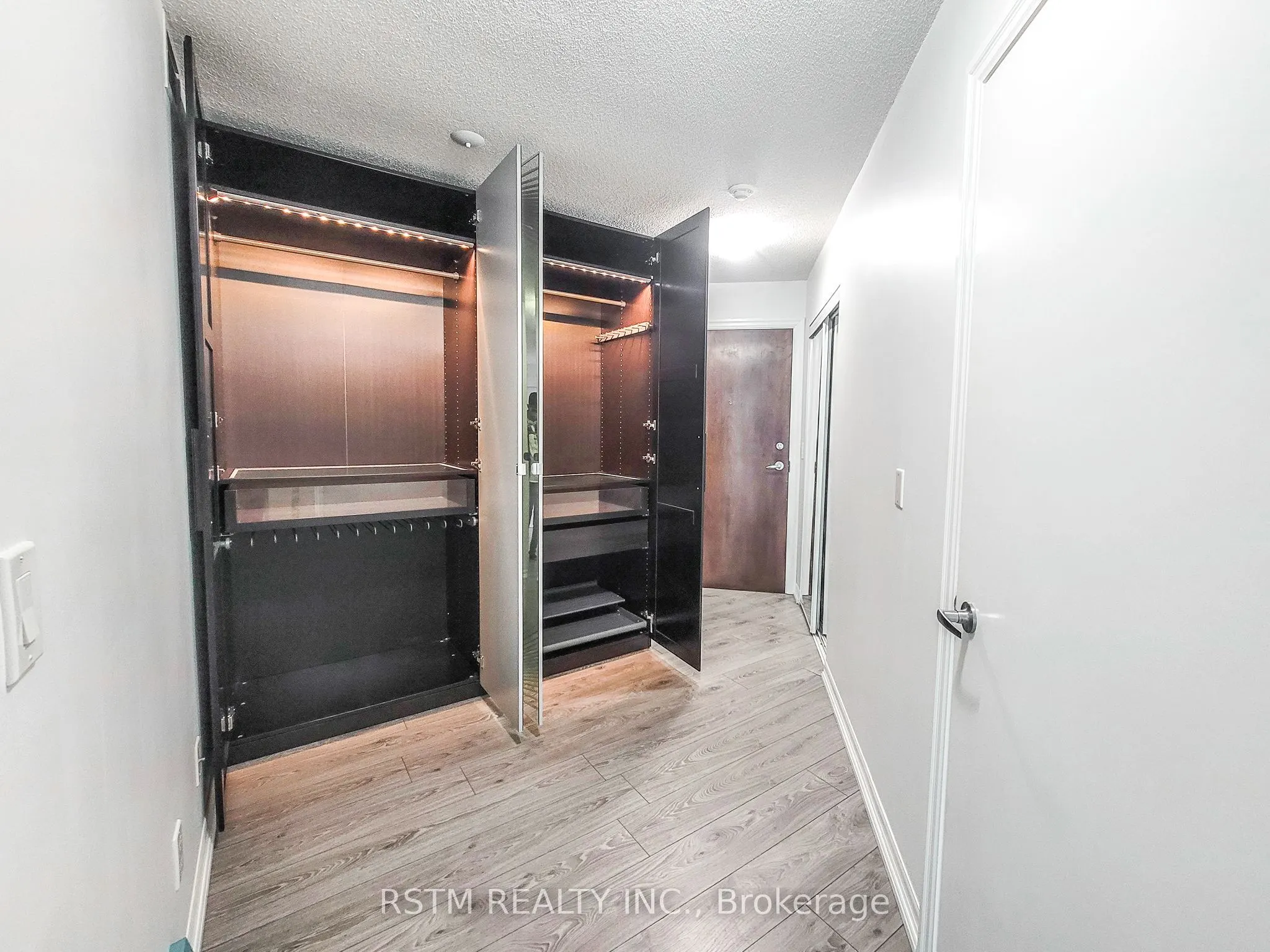 12 Yonge Street #710