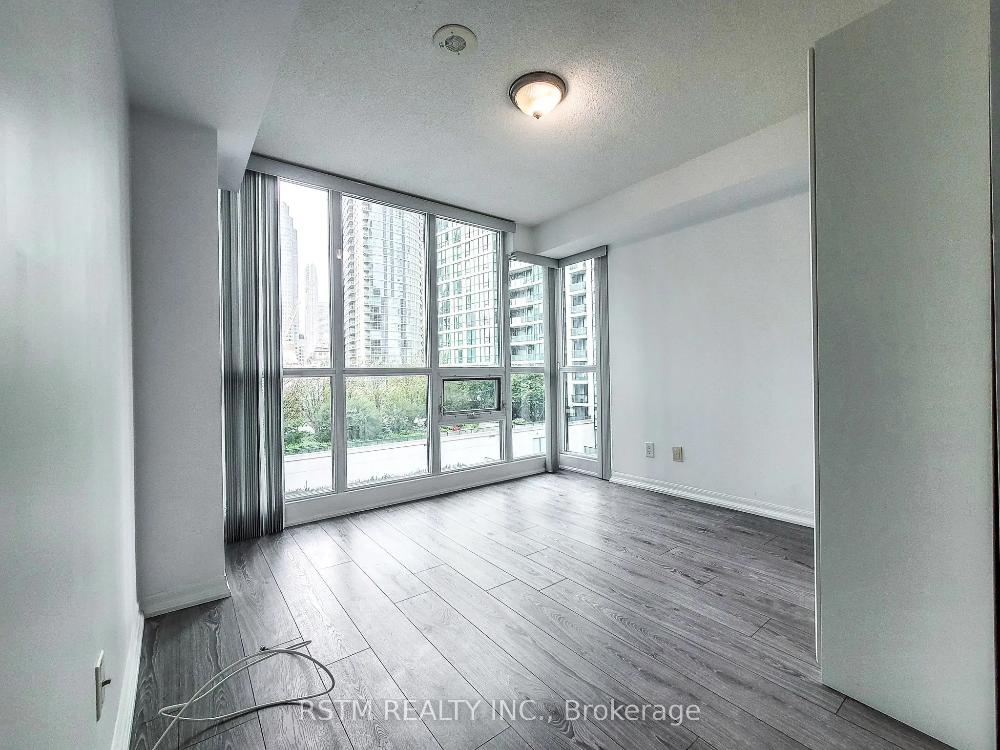 12 Yonge Street #710