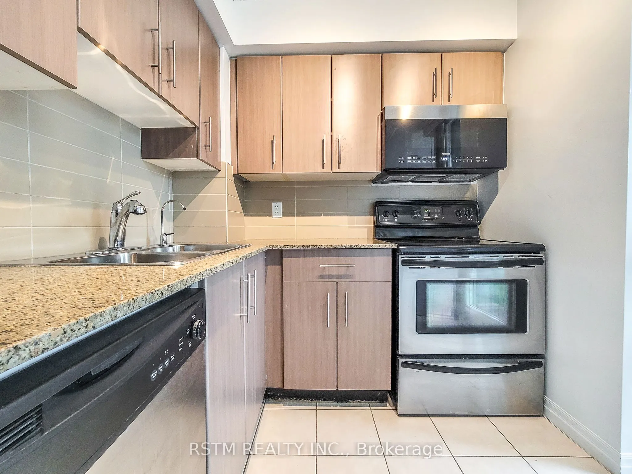 12 Yonge Street #710
