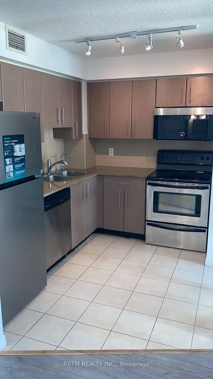 12 Yonge Street #710