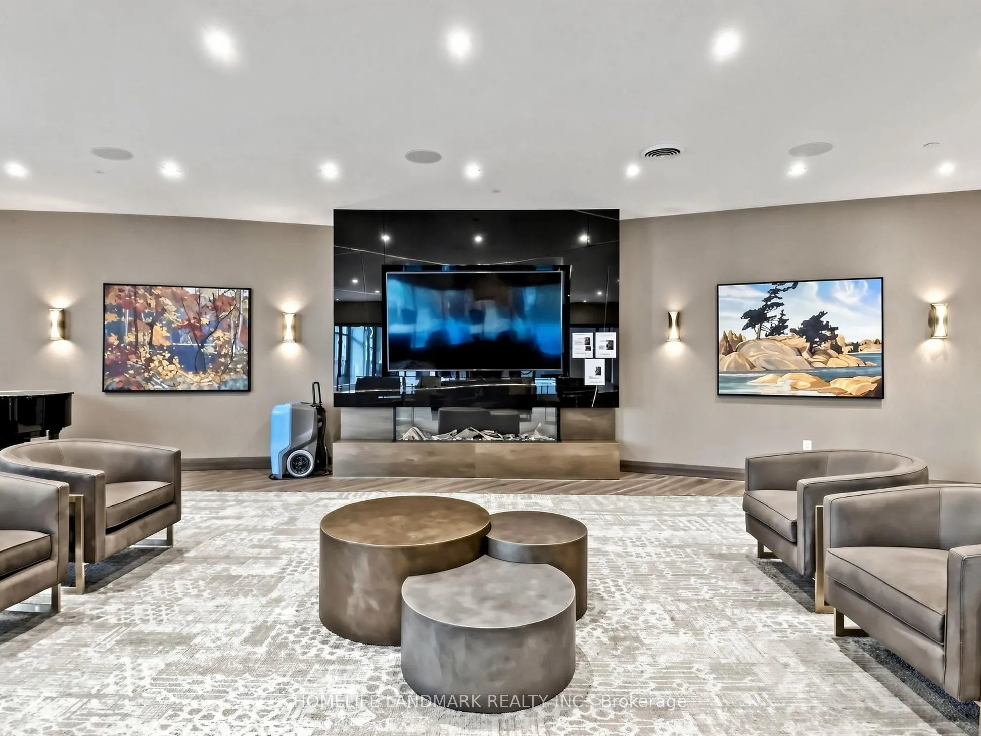 1555 Finch Avenue E #102
