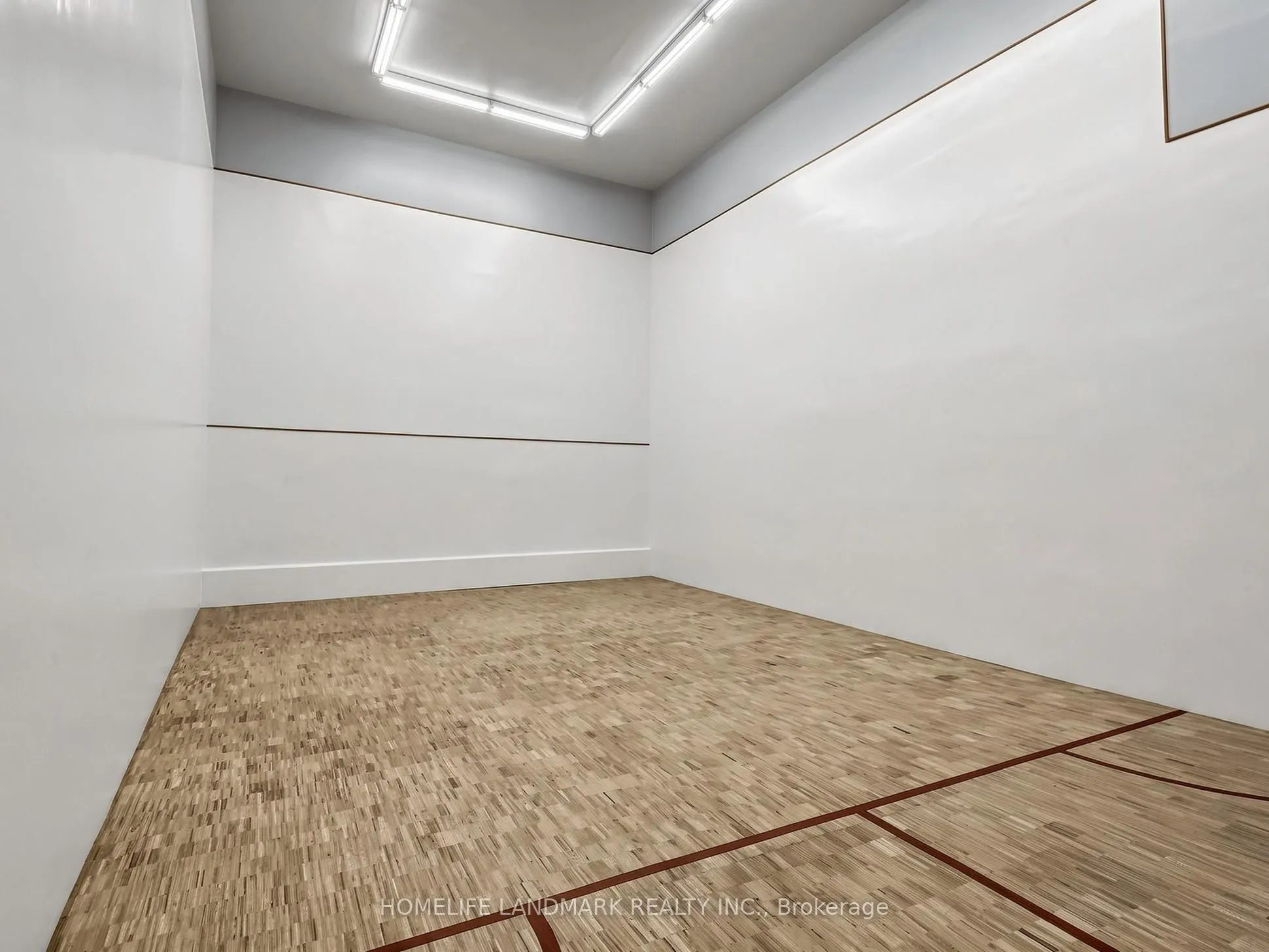1555 Finch Avenue E #102