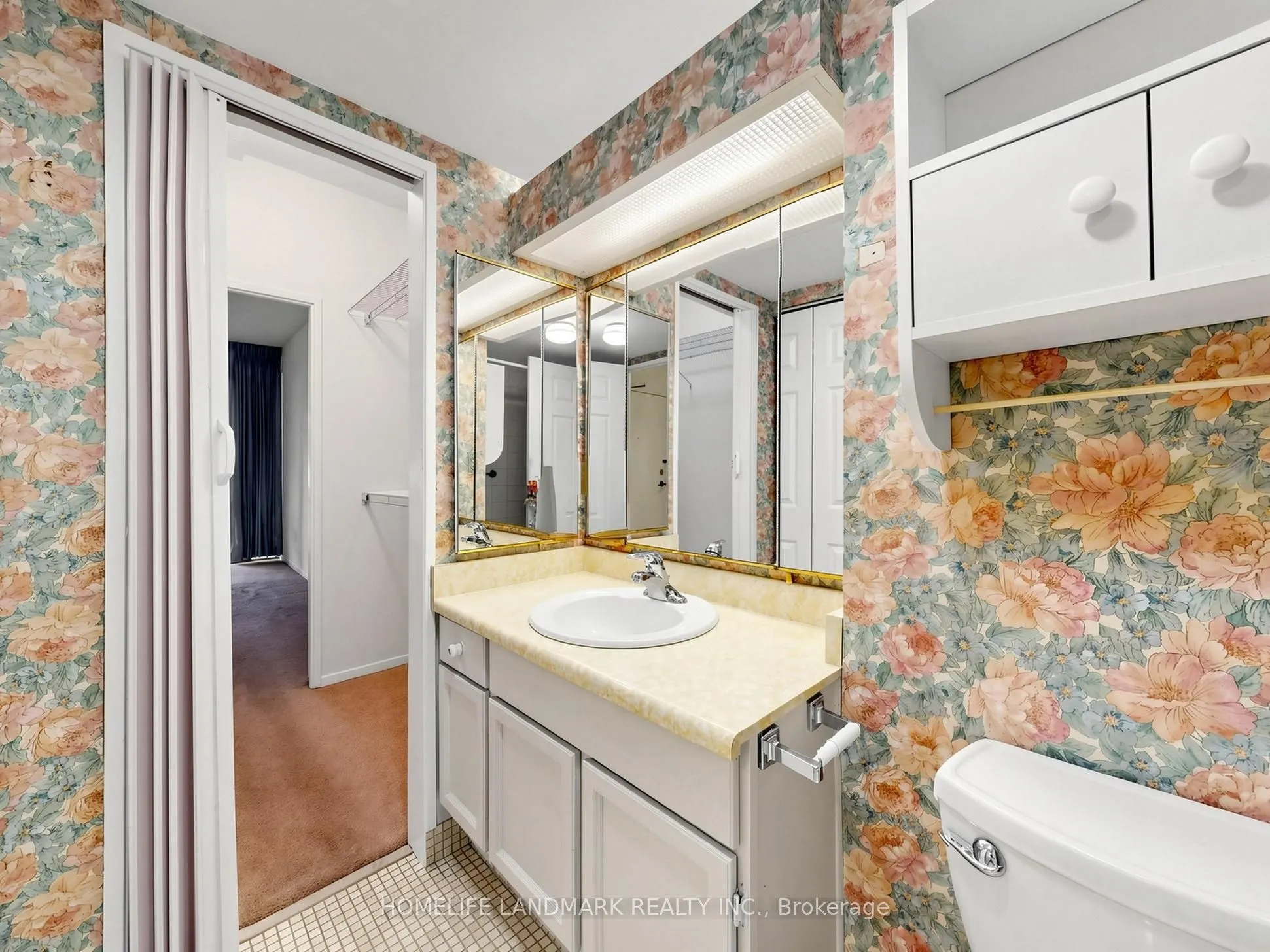 1555 Finch Avenue E #102
