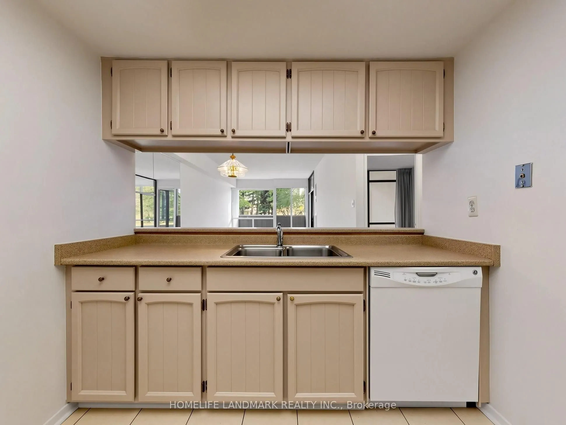 1555 Finch Avenue E #102
