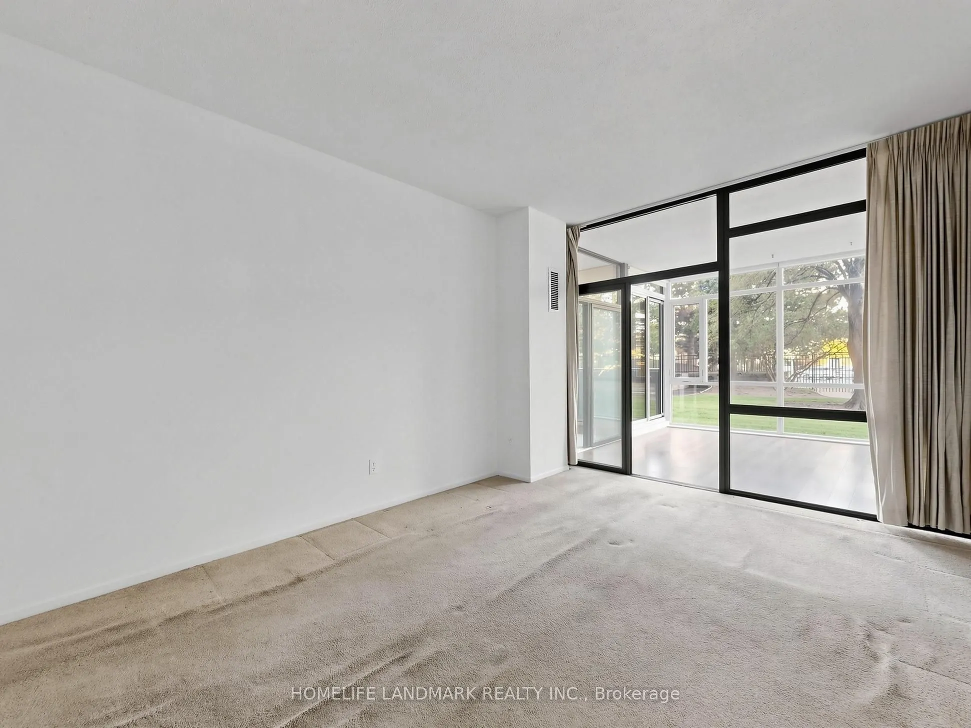 1555 Finch Avenue E #102