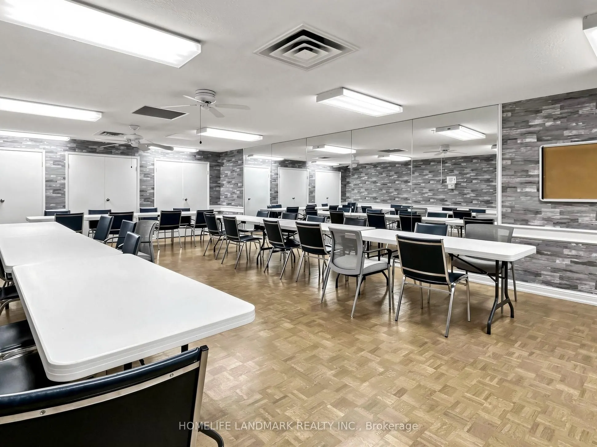 1555 Finch Avenue E #102
