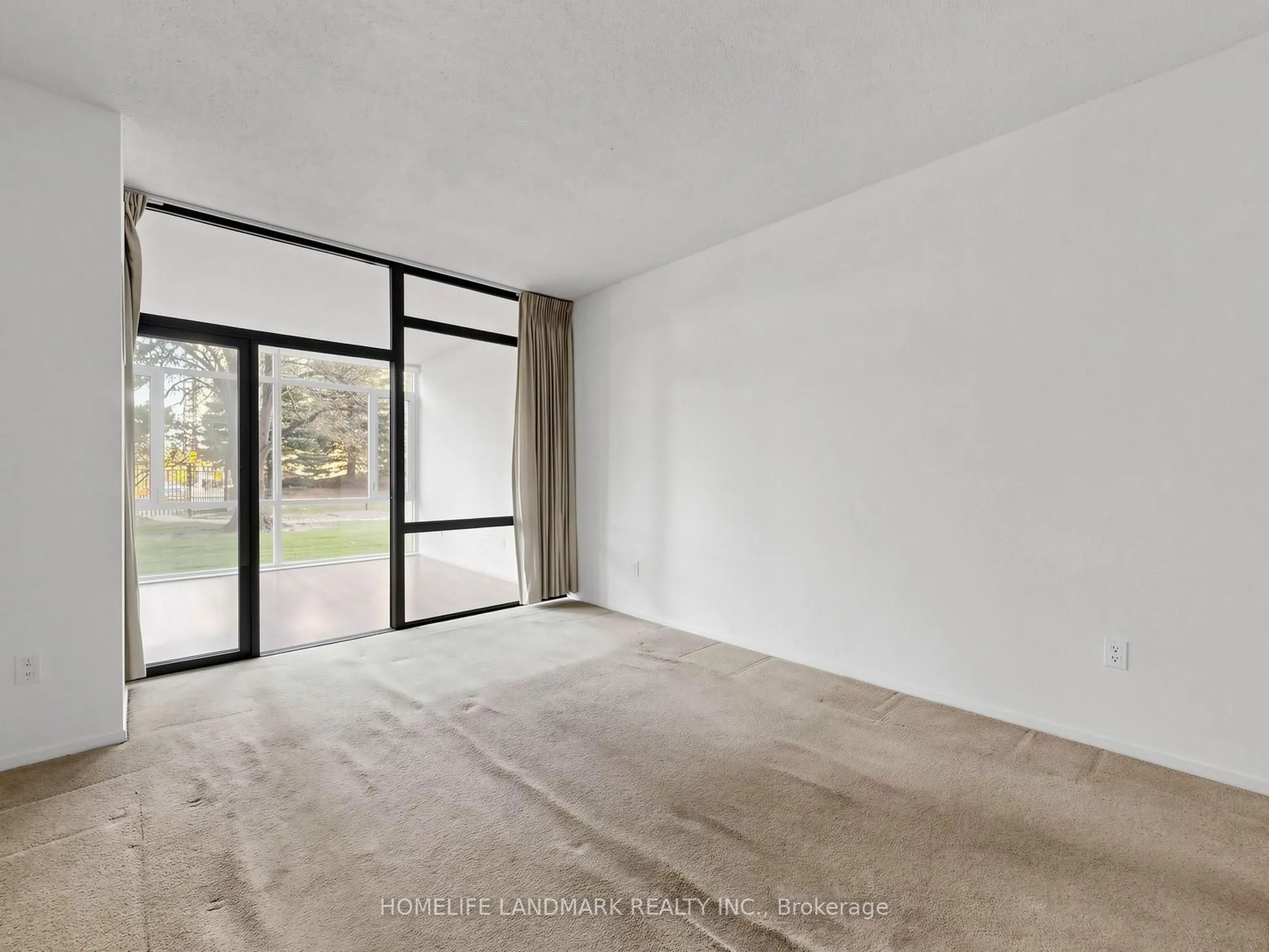 1555 Finch Avenue E #102
