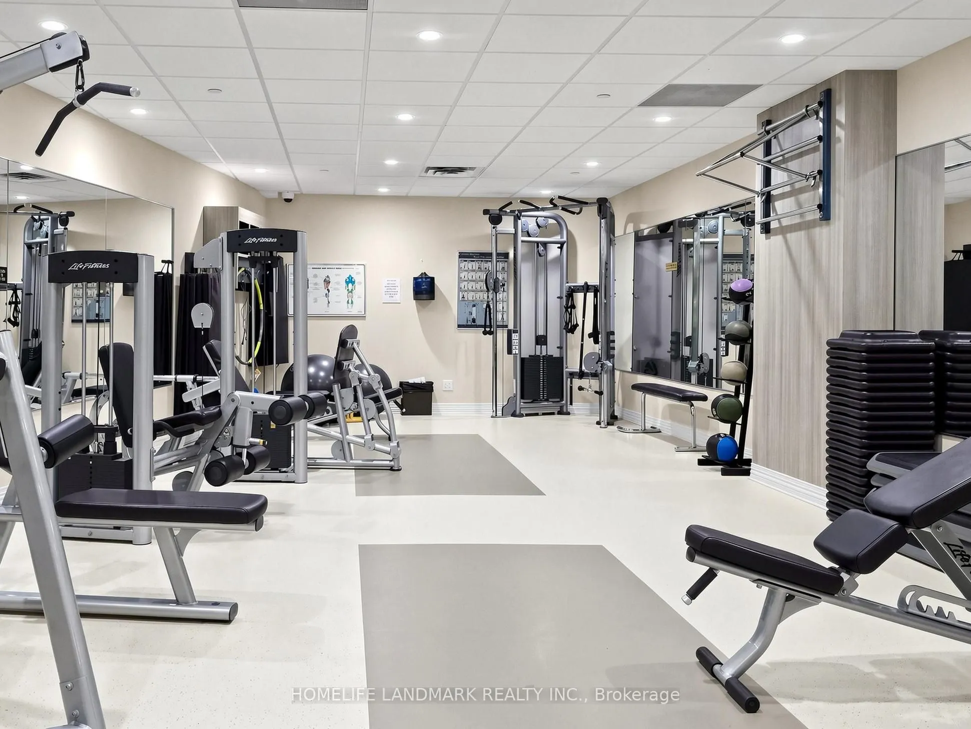 1555 Finch Avenue E #102