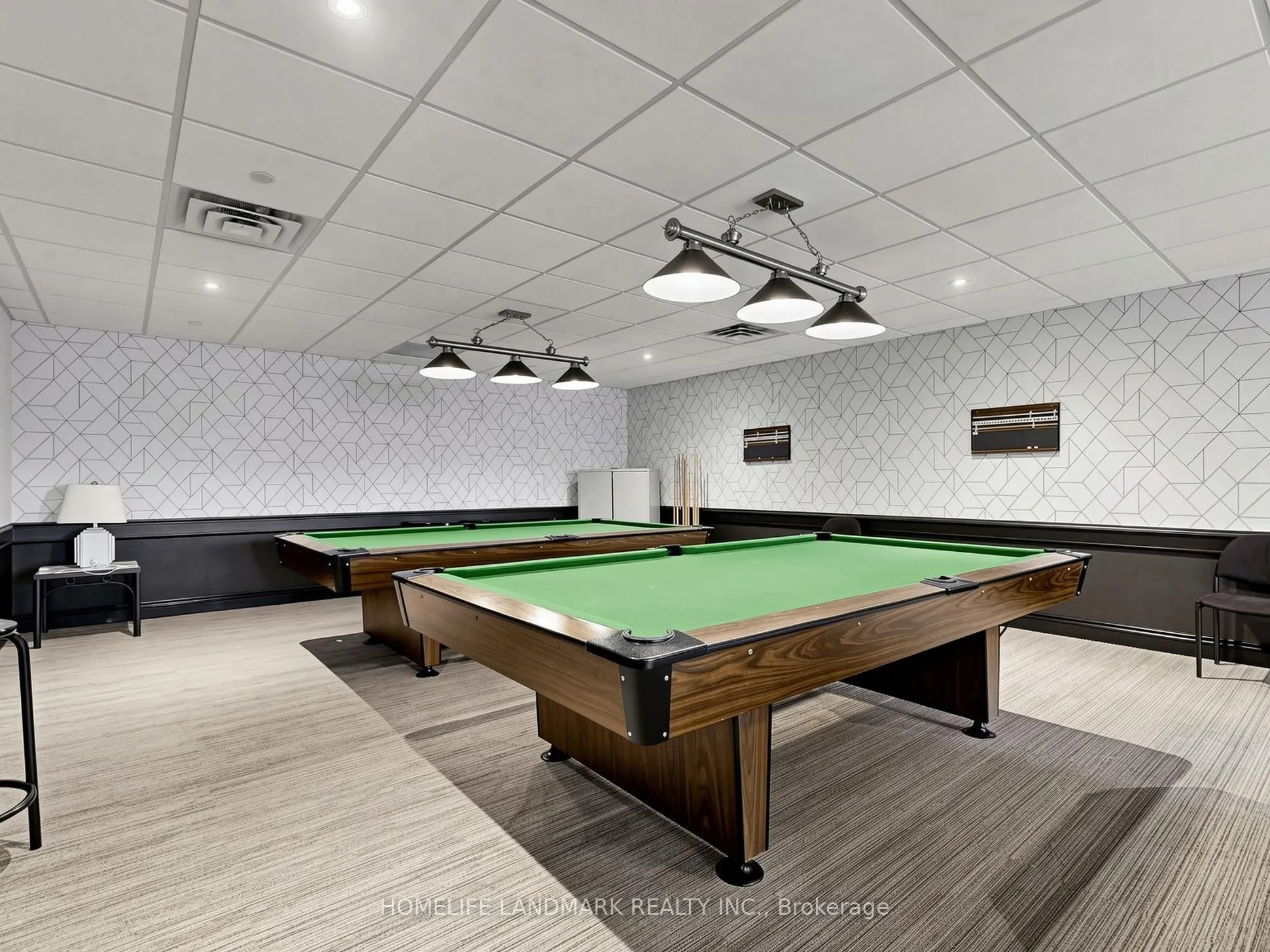 1555 Finch Avenue E #102