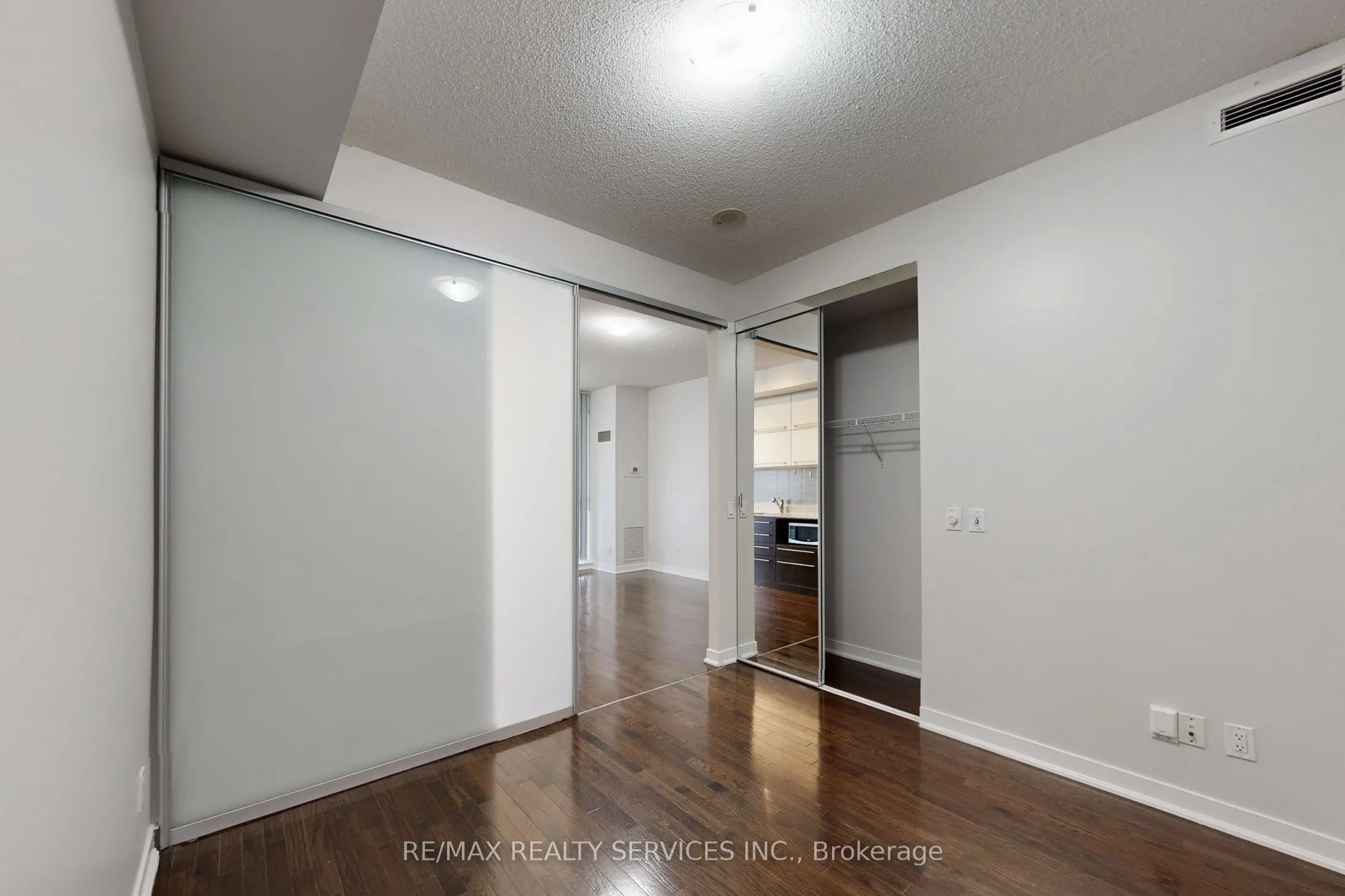 770 Bay Street #1009