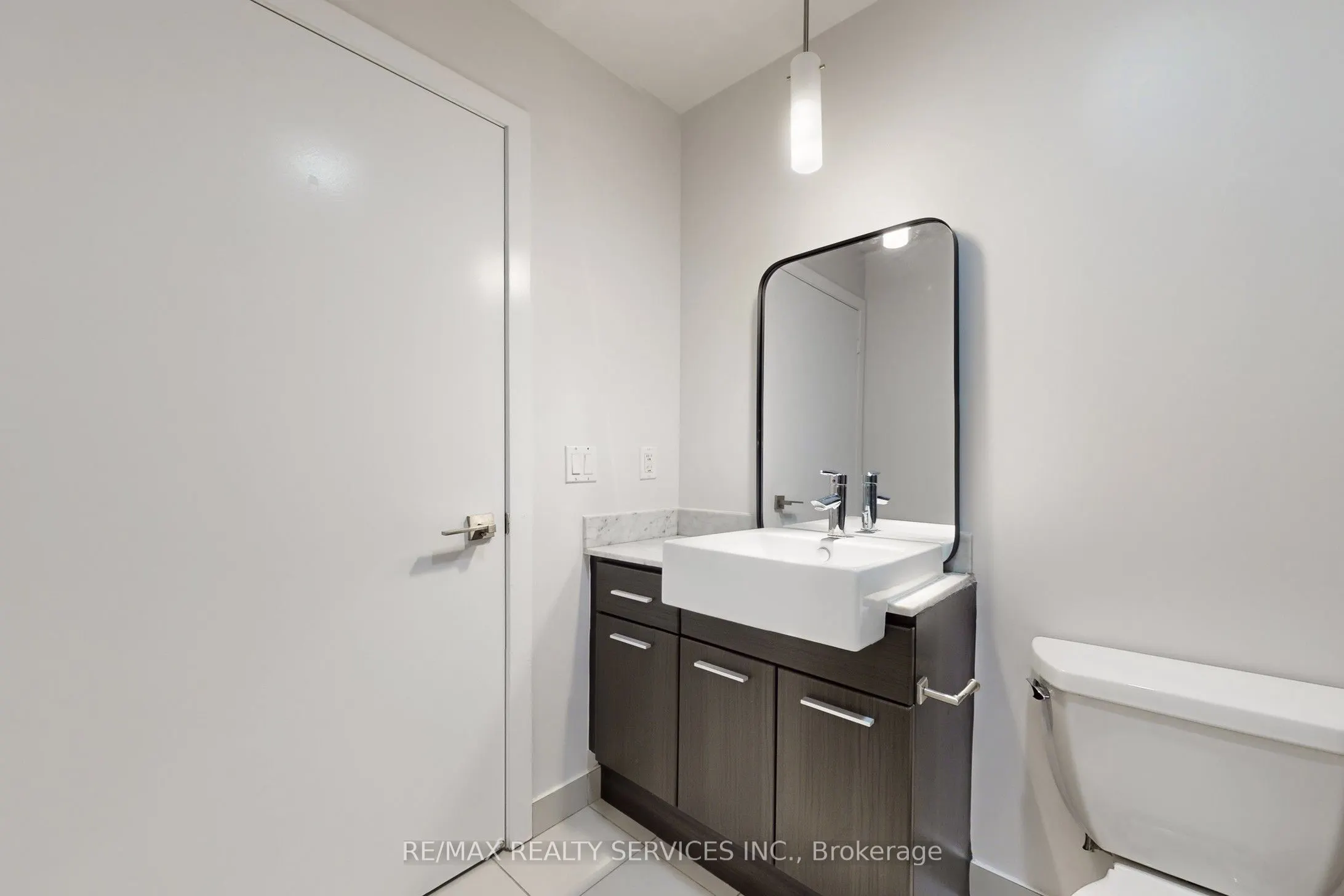 770 Bay Street #1009