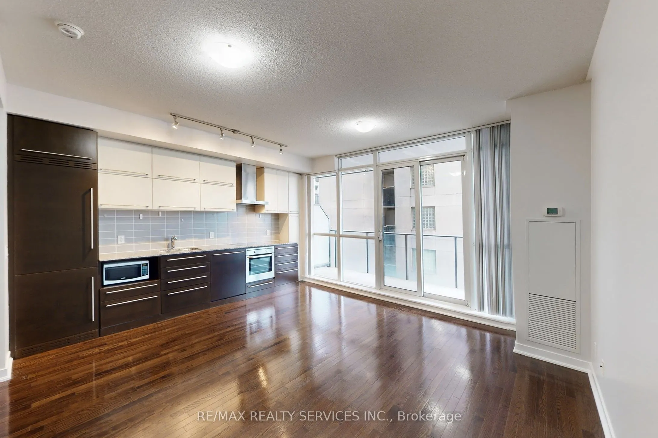 770 Bay Street #1009