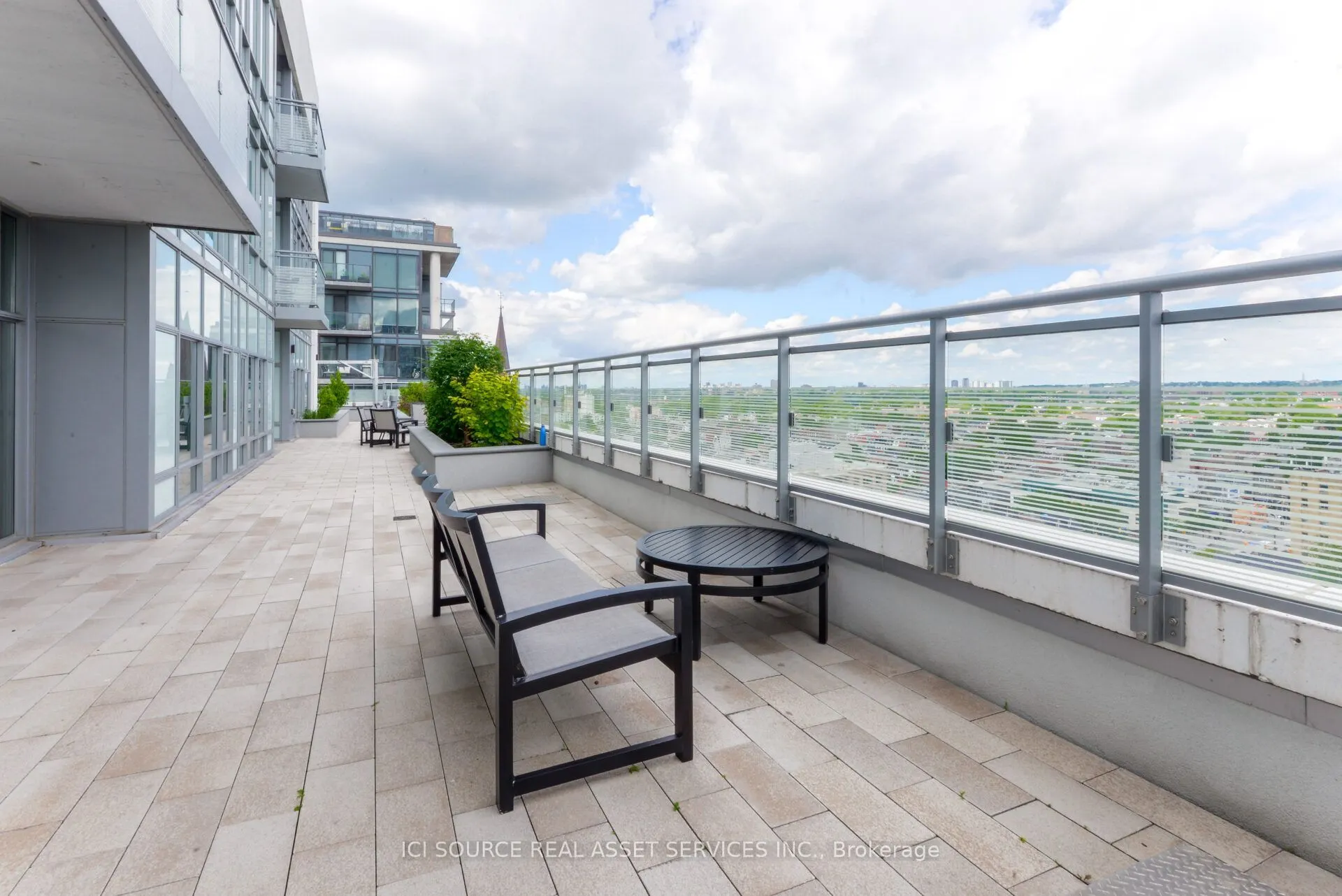 525 Adelaide Street W #1020