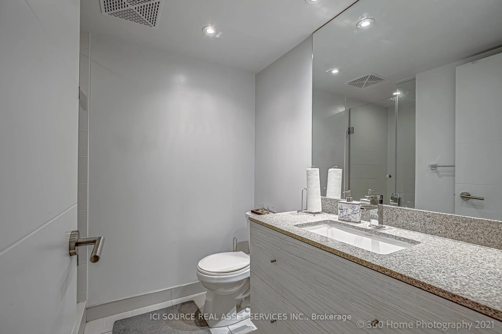 525 Adelaide Street W #1020
