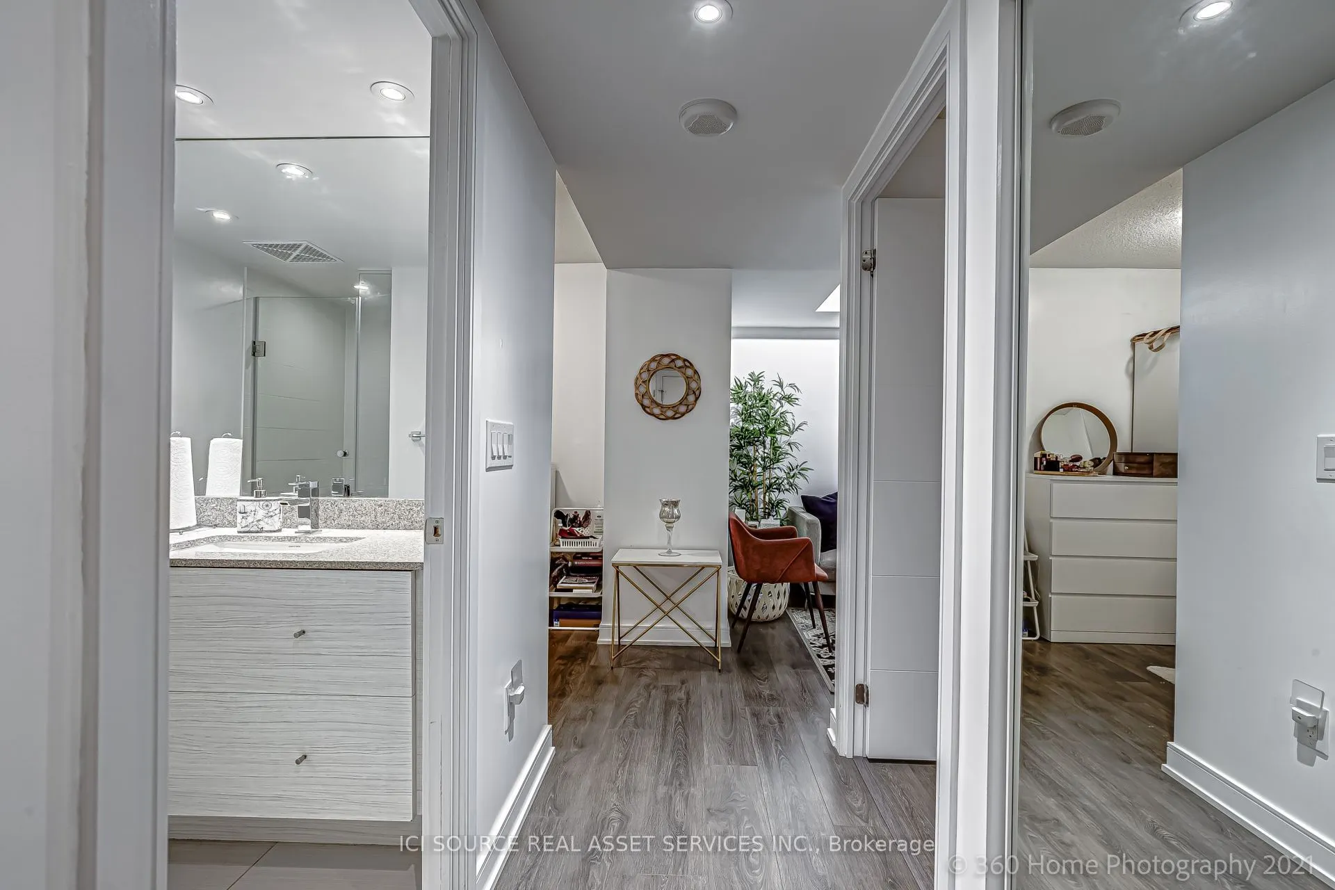 525 Adelaide Street W #1020