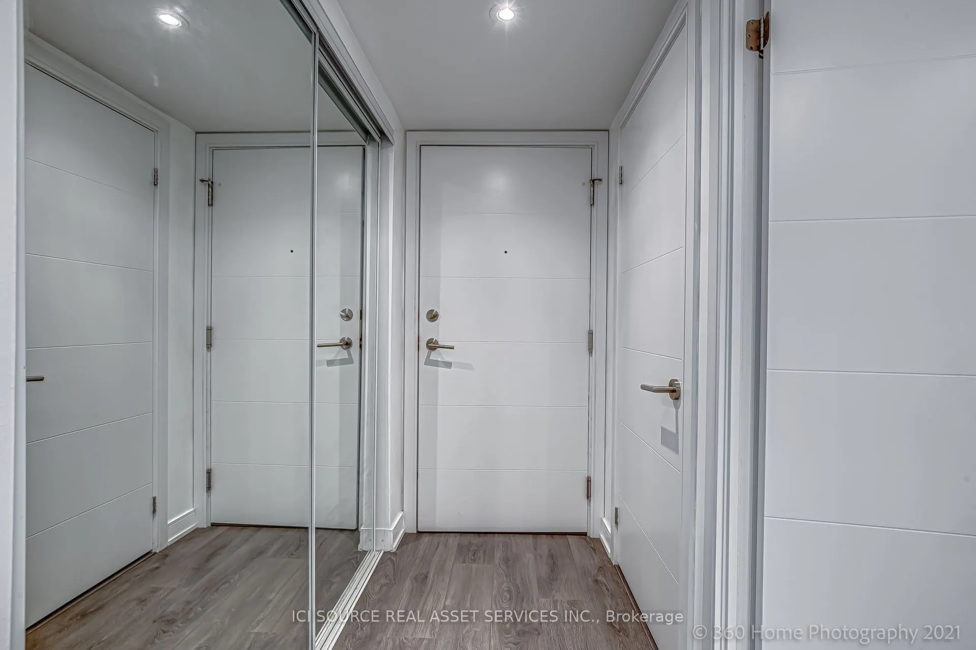 525 Adelaide Street W #1020