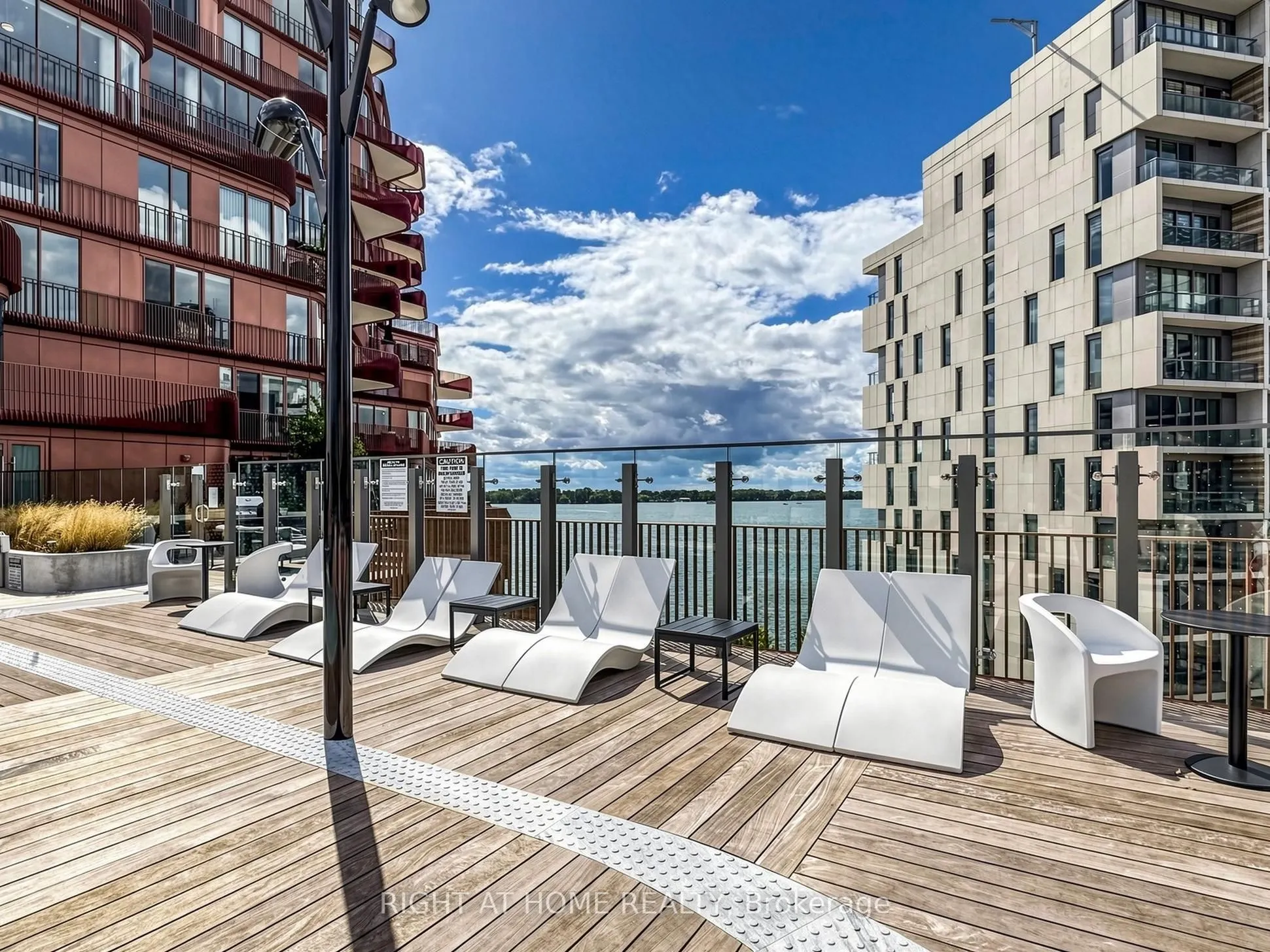 155 Merchants' Wharf #510