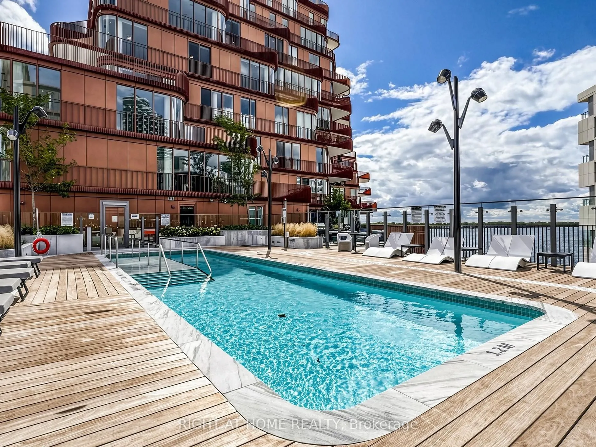 155 Merchants' Wharf #510