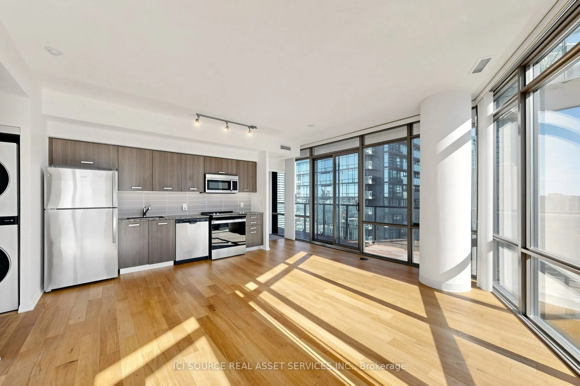 832 Bay Street #2608