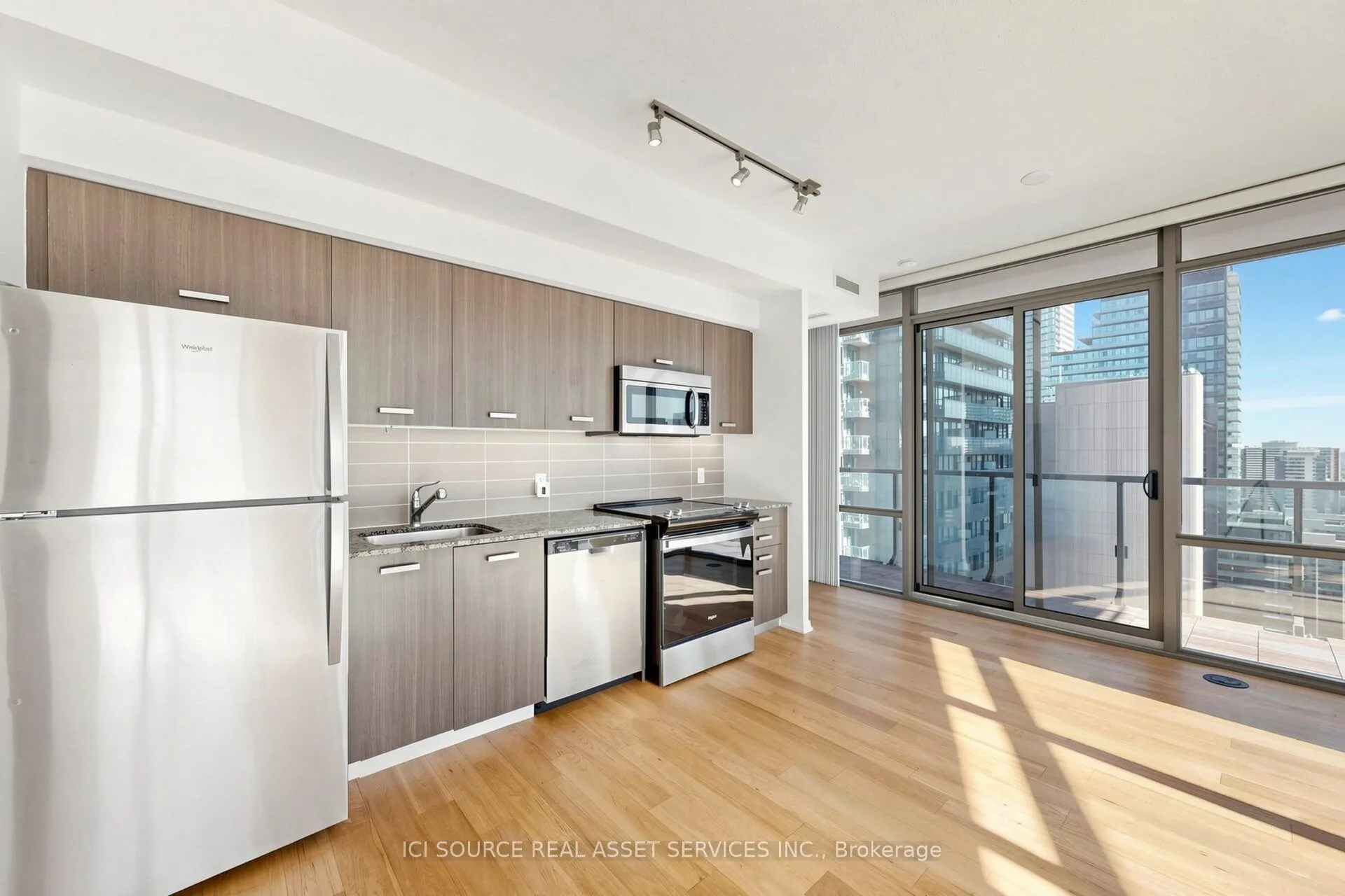 832 Bay Street #2608