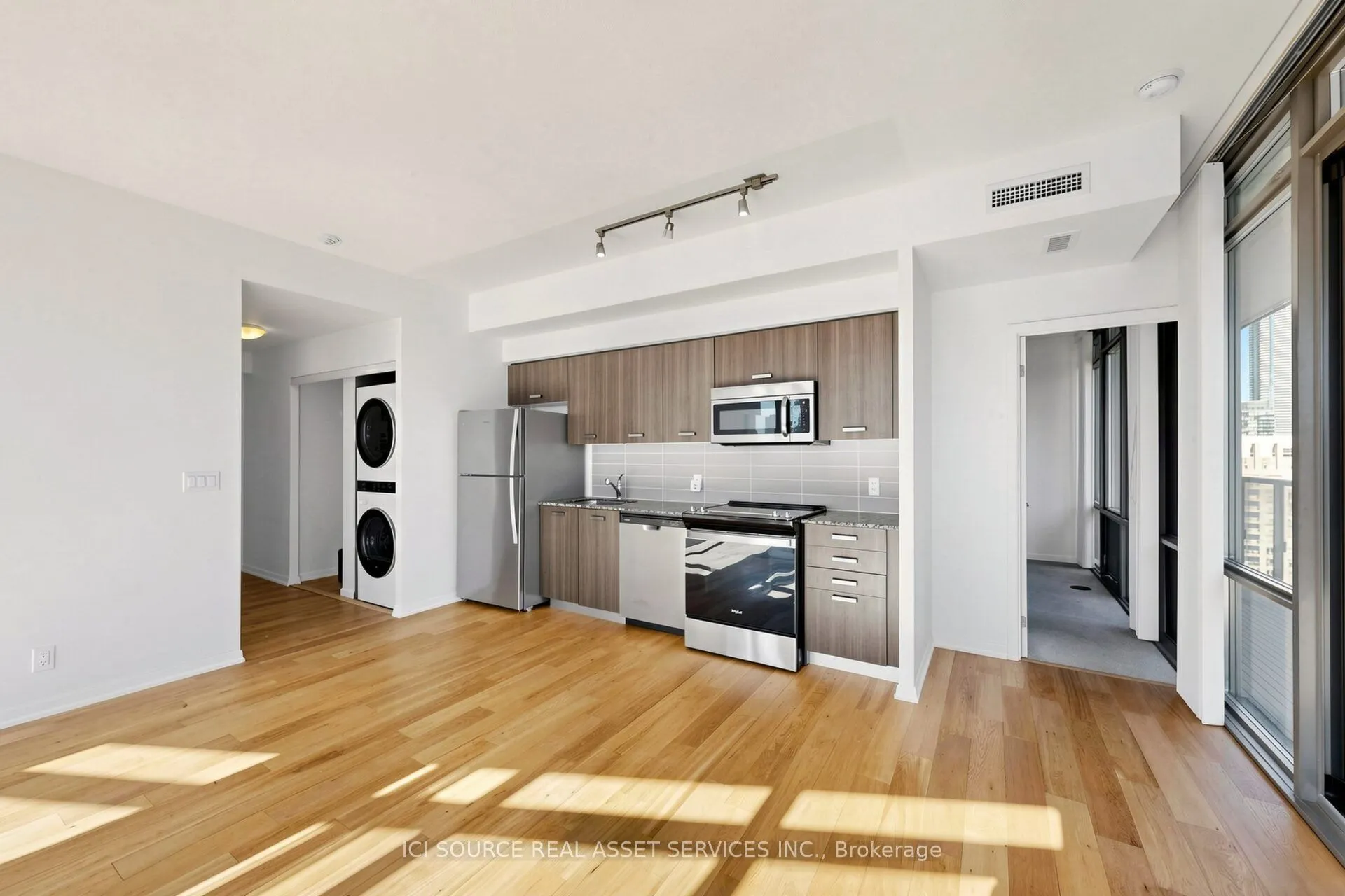 832 Bay Street #2608