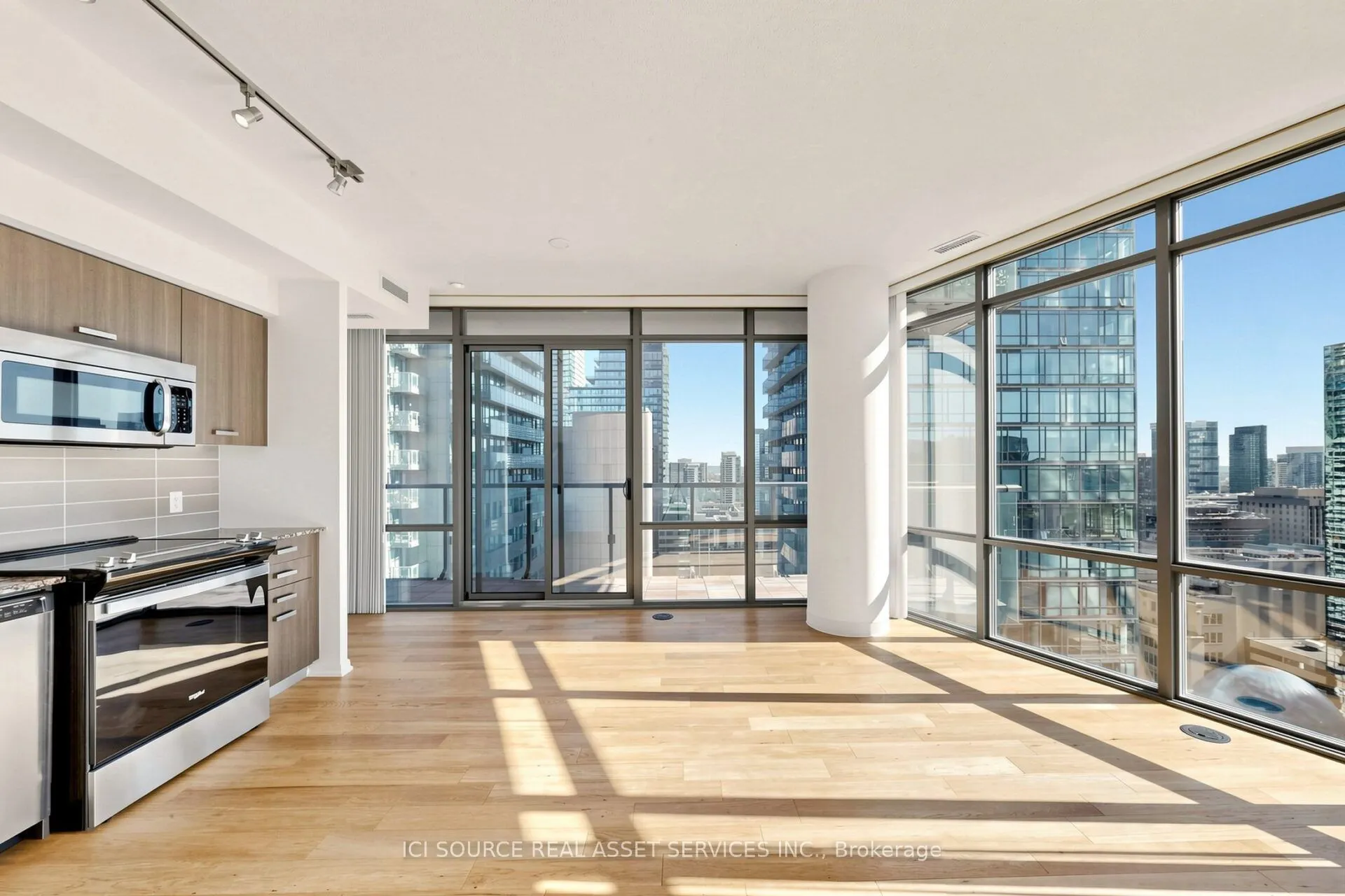 832 Bay Street #2608