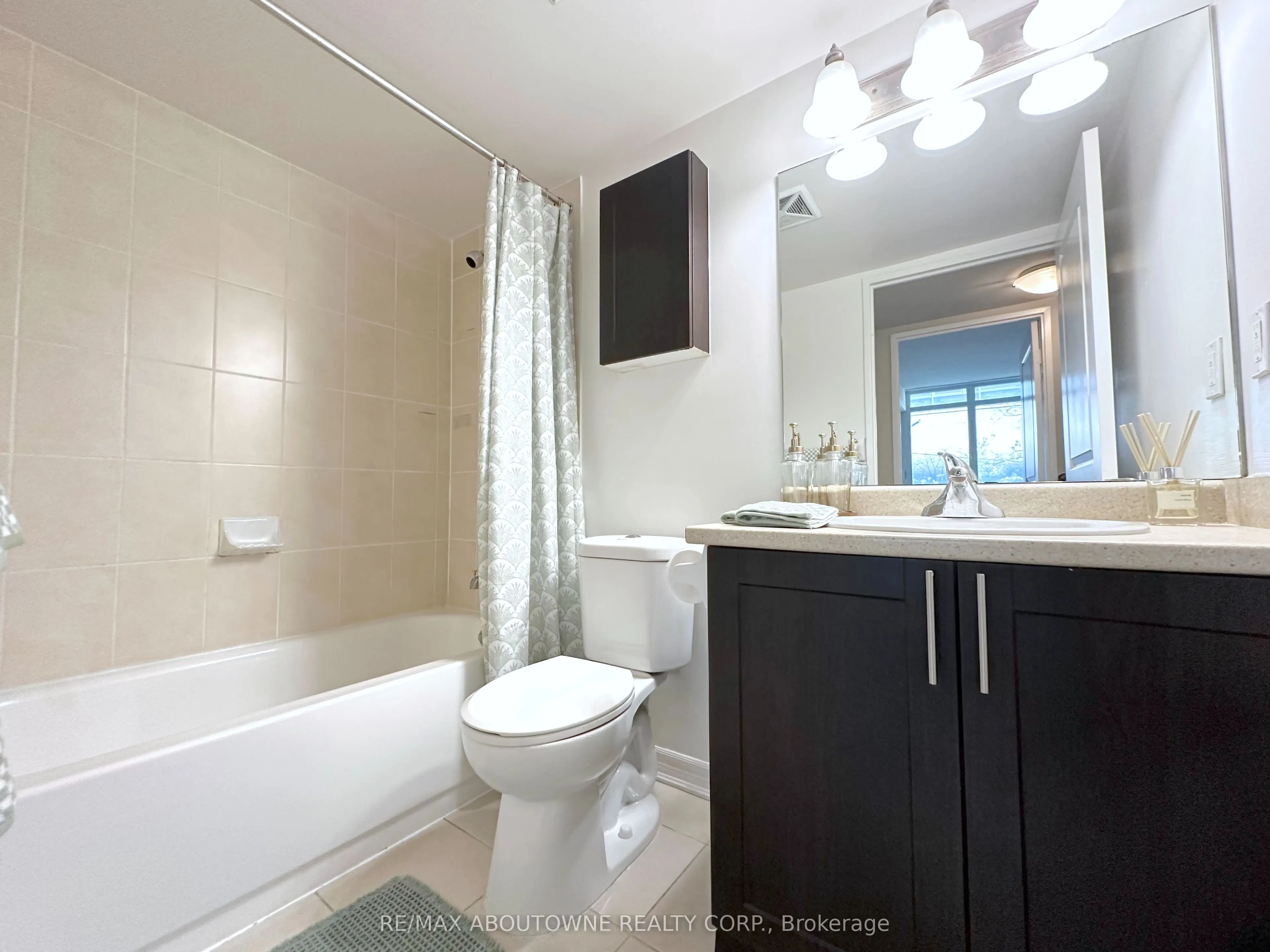 45 Lisgar Street #218