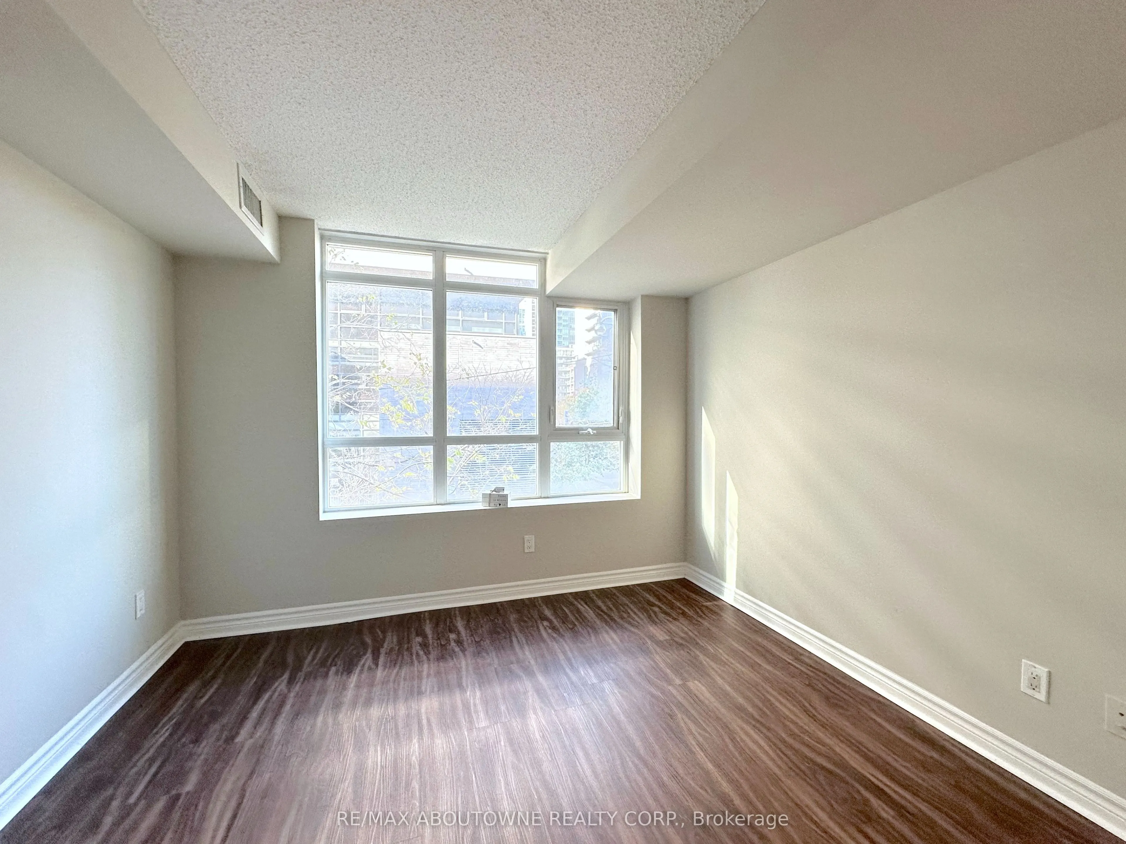 45 Lisgar Street #218