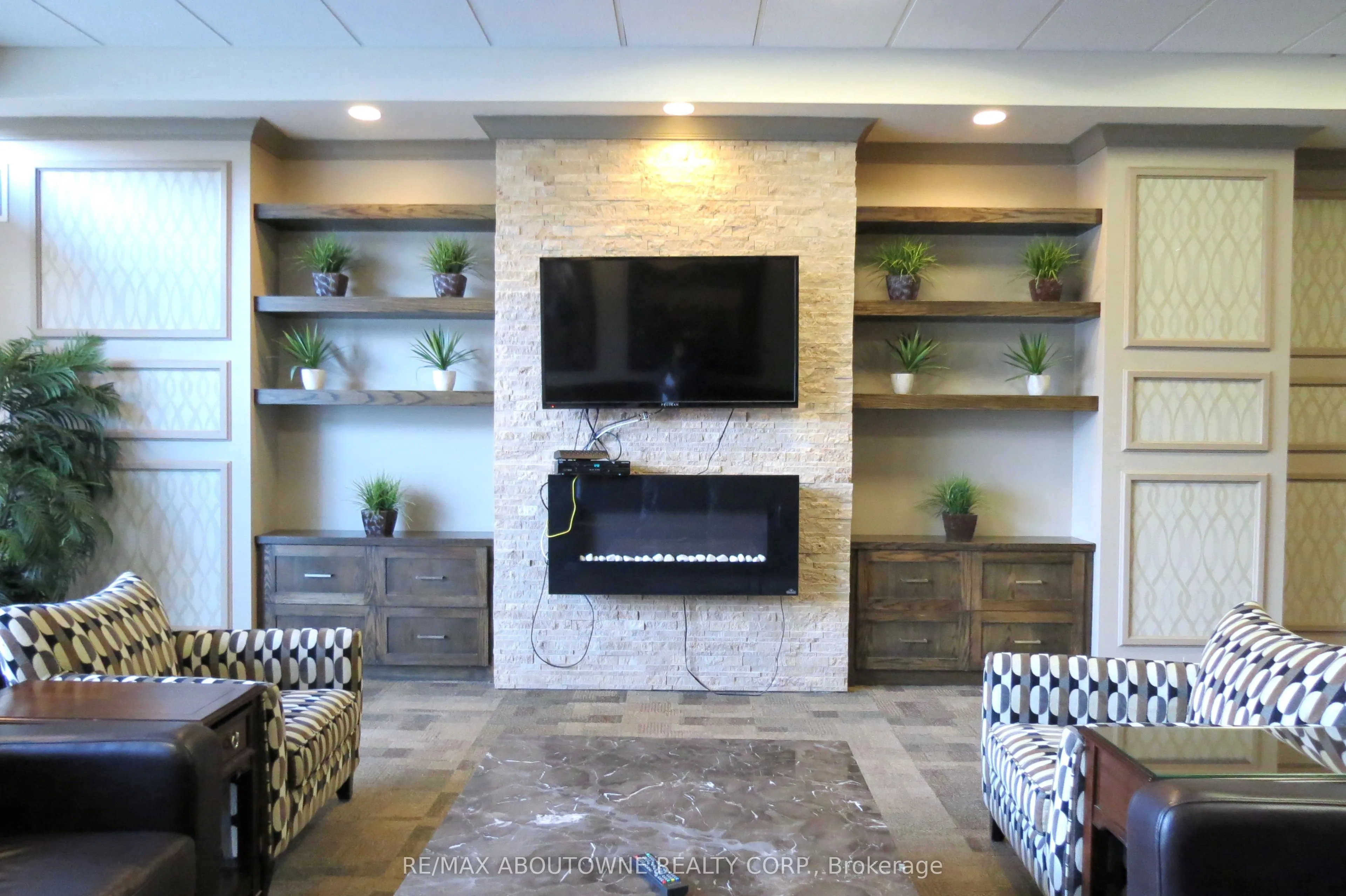 45 Lisgar Street #218