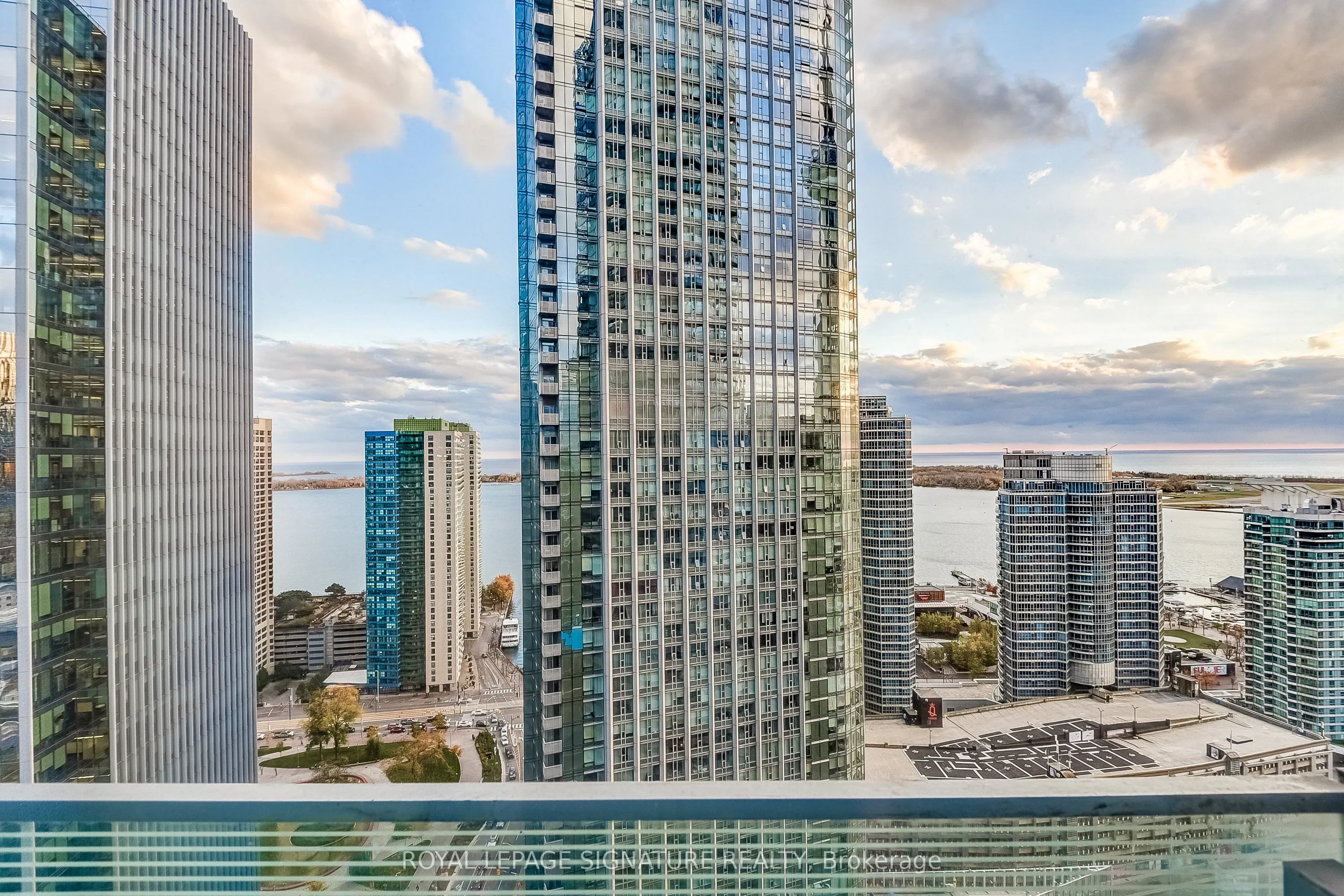14 York Street #2804