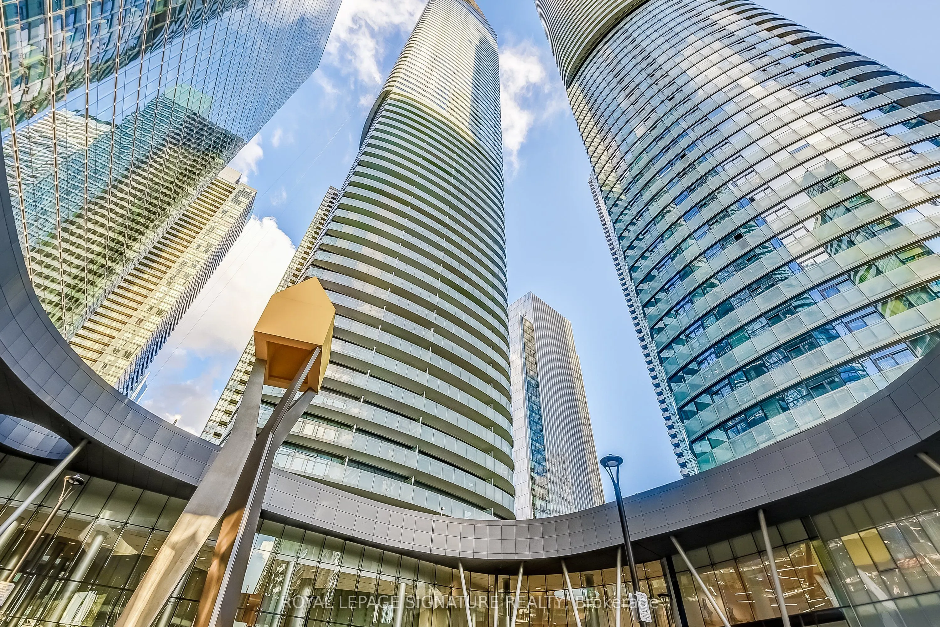 14 York Street #2804
