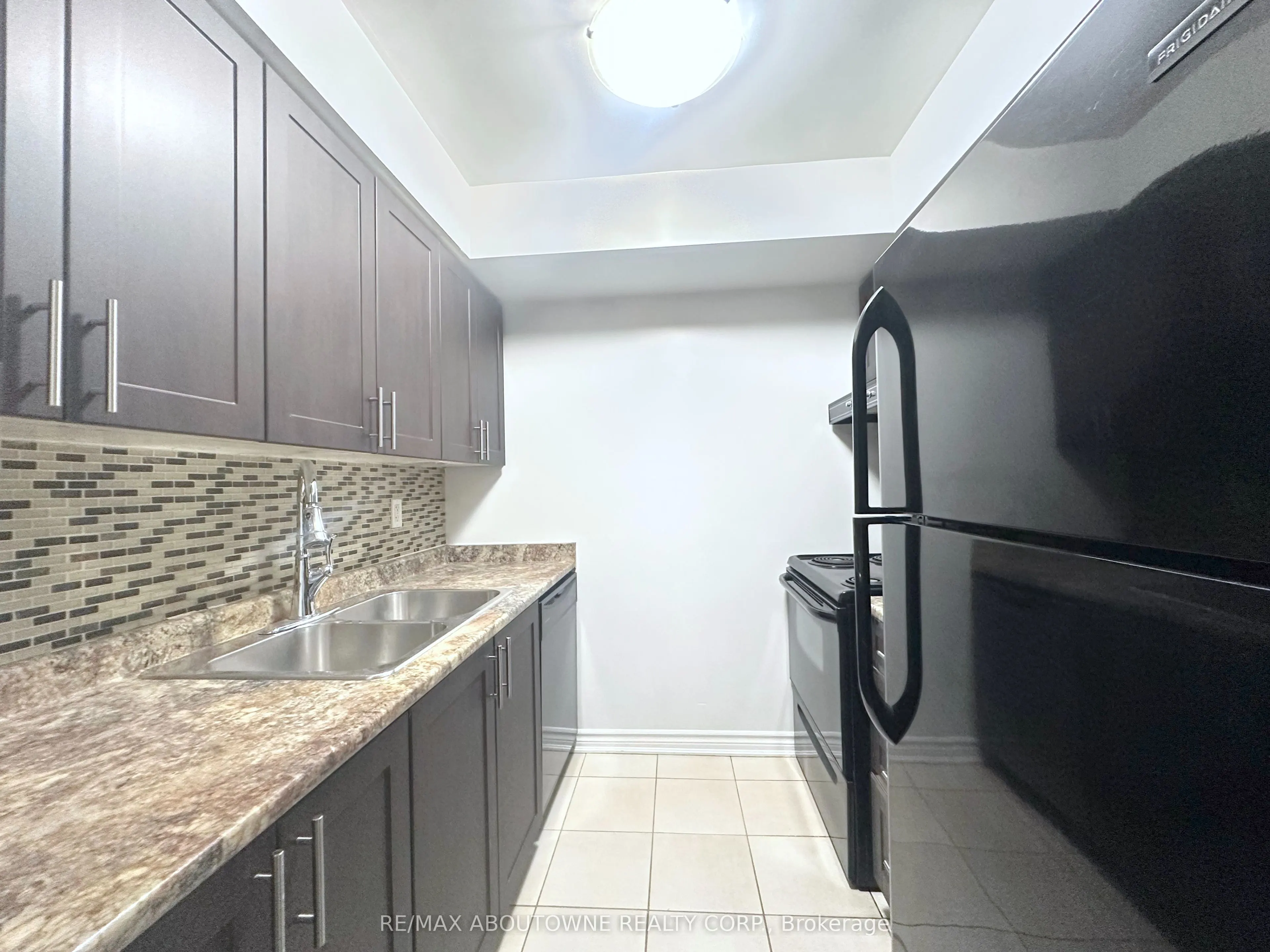 45 Lisgar Street #222