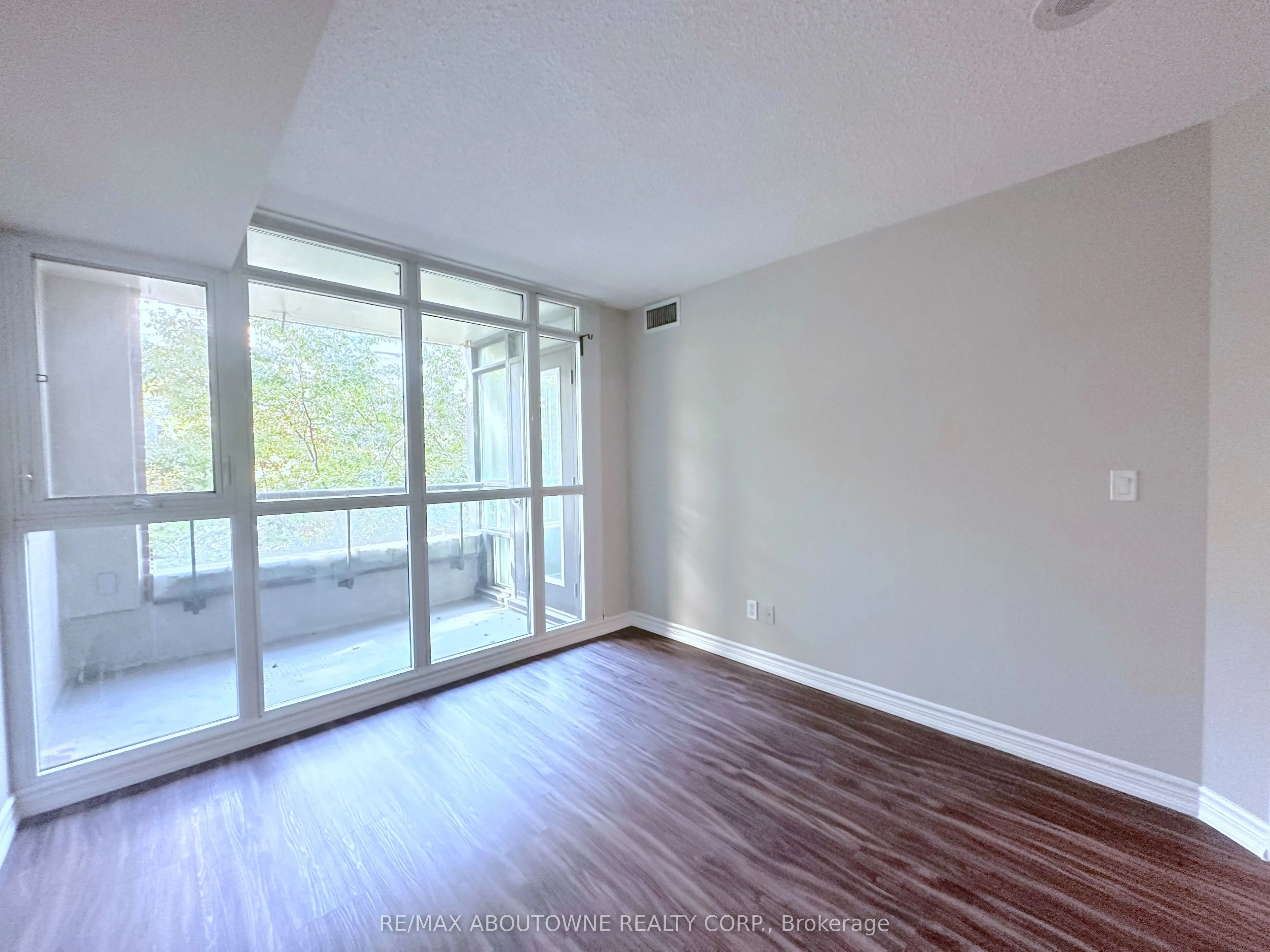 45 Lisgar Street #222