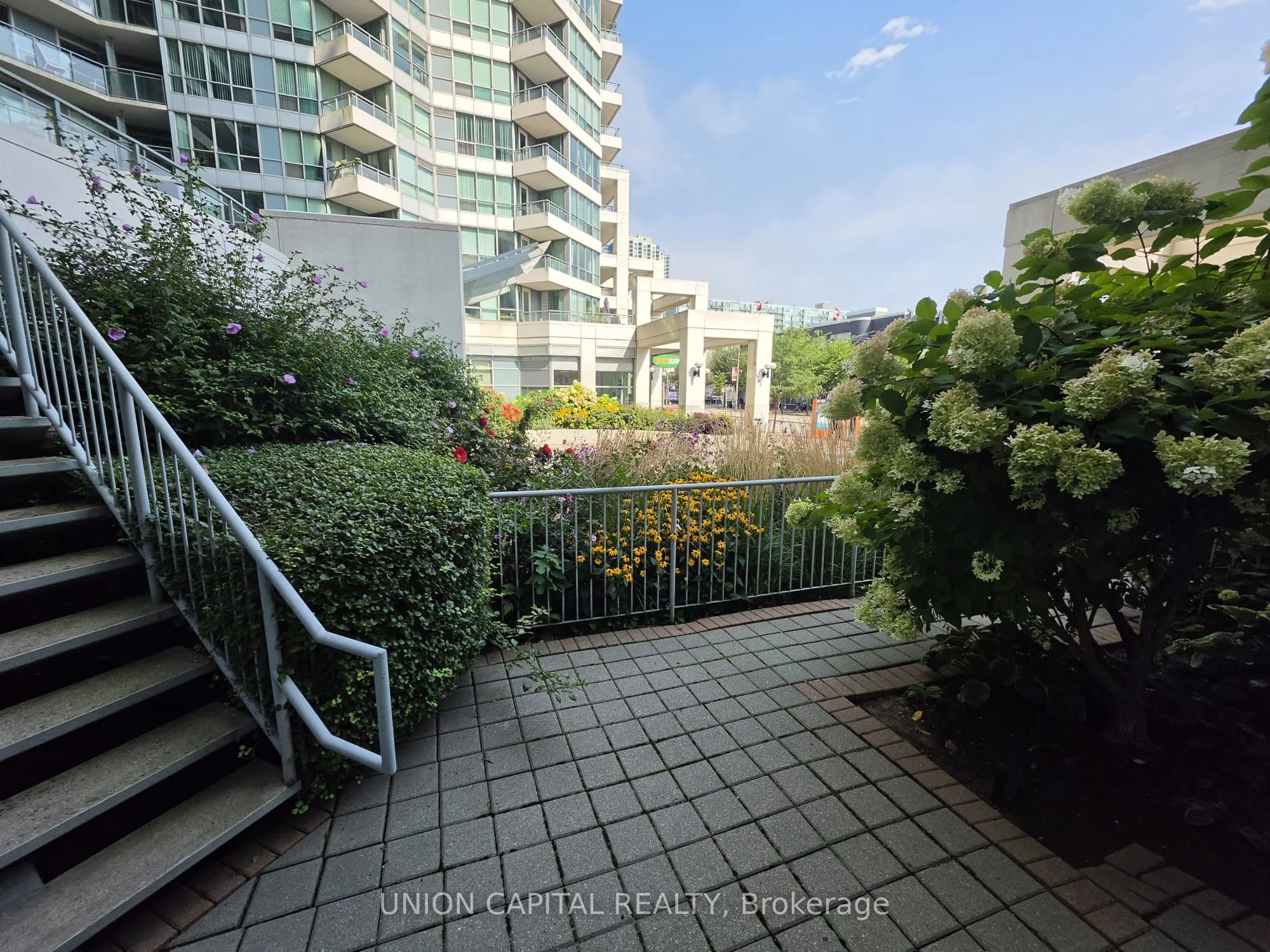 228 Queens Quay W #302