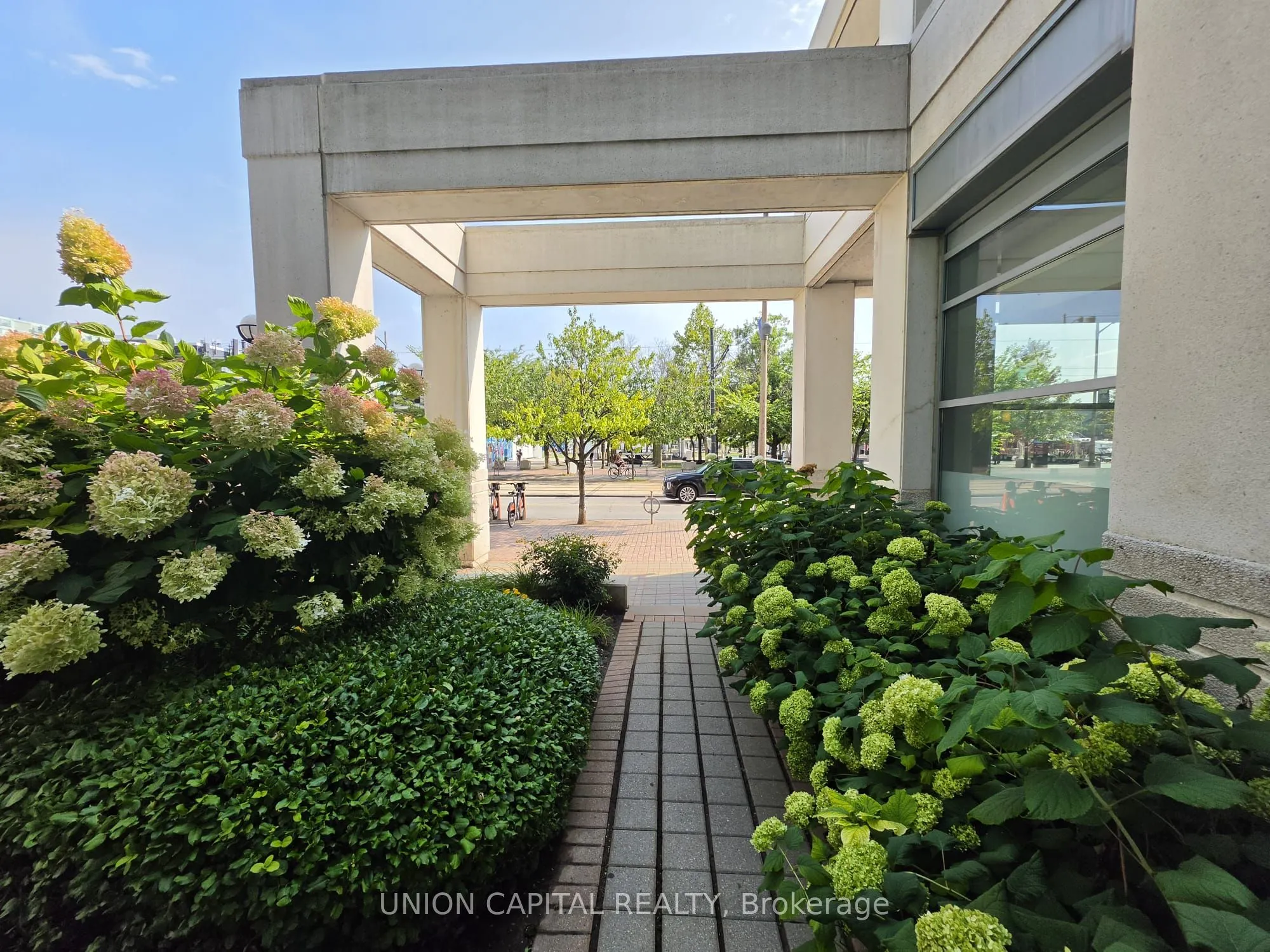 228 Queens Quay W #302