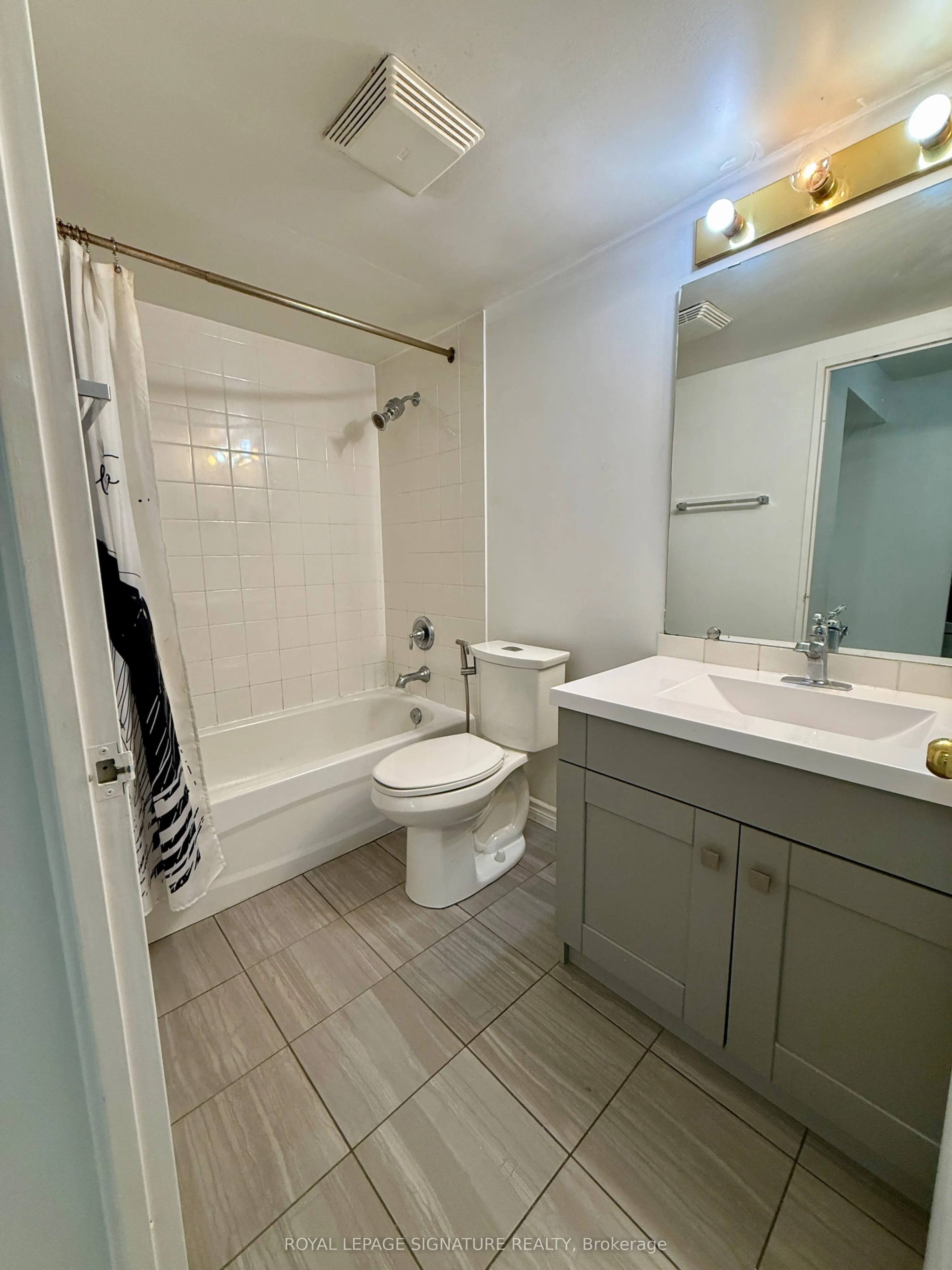 92 King Street E #309