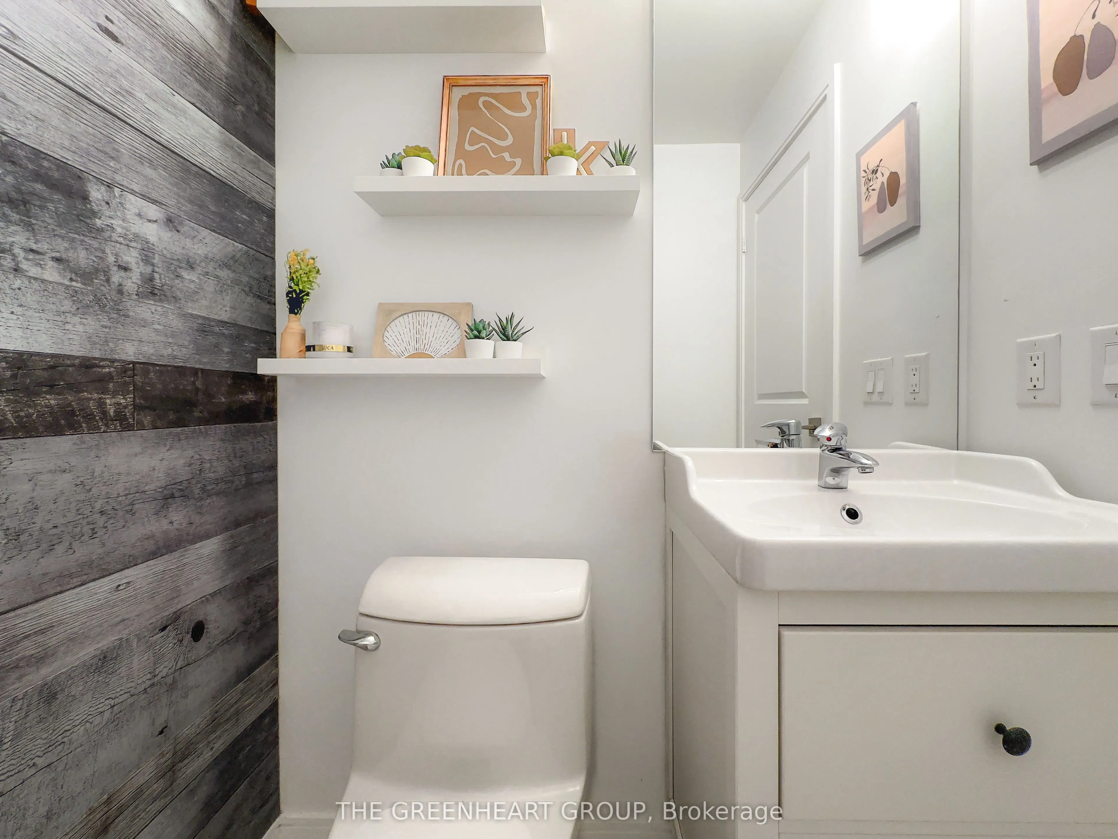 1 Scott Street #208