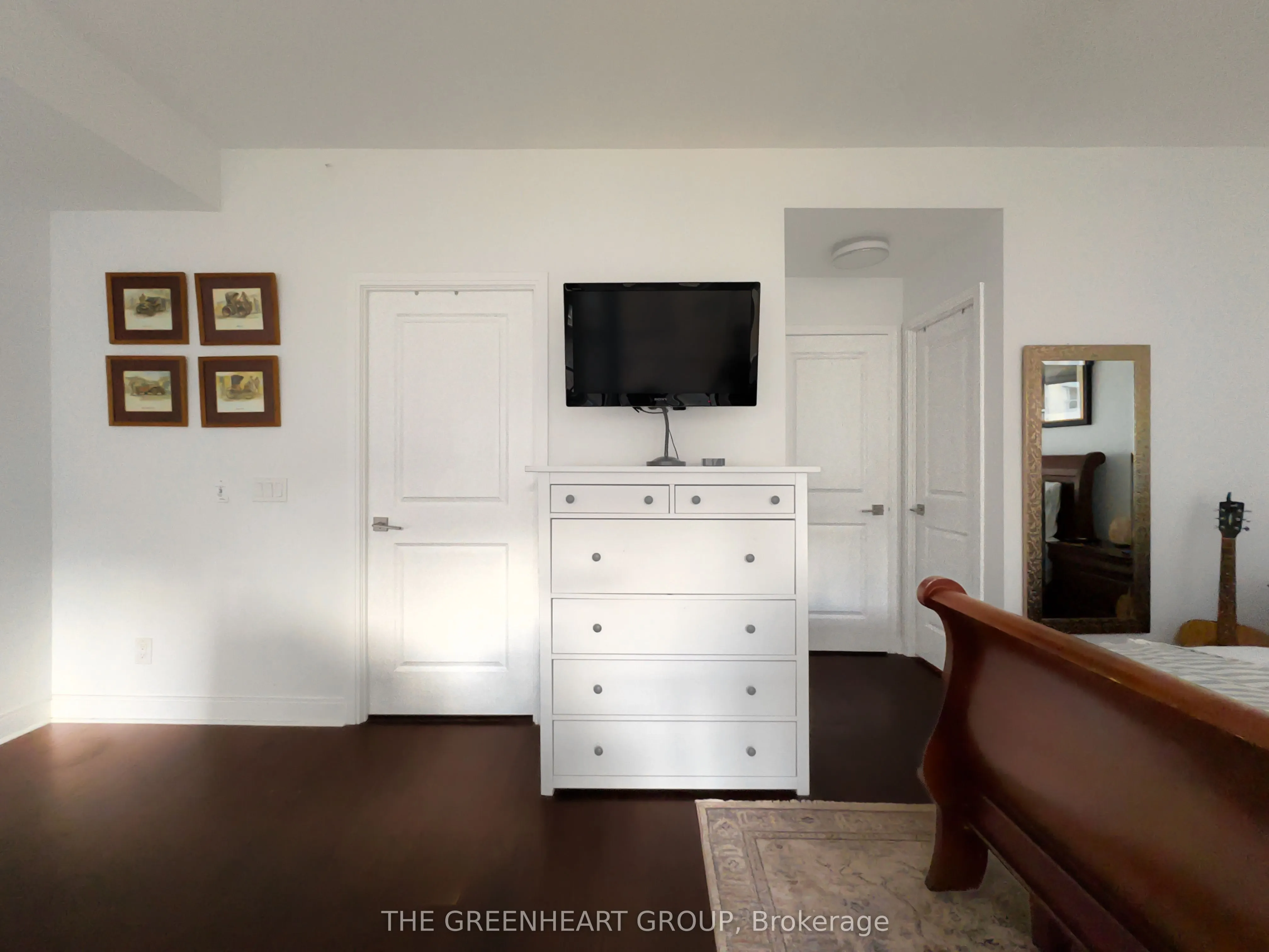 1 Scott Street #208