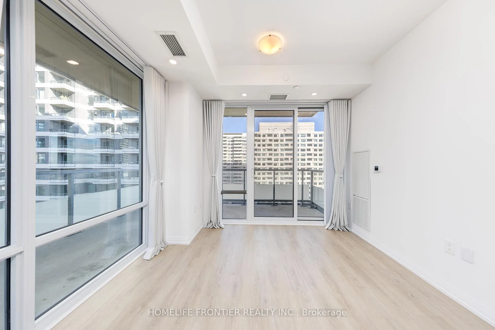 25 Holly Street #2203