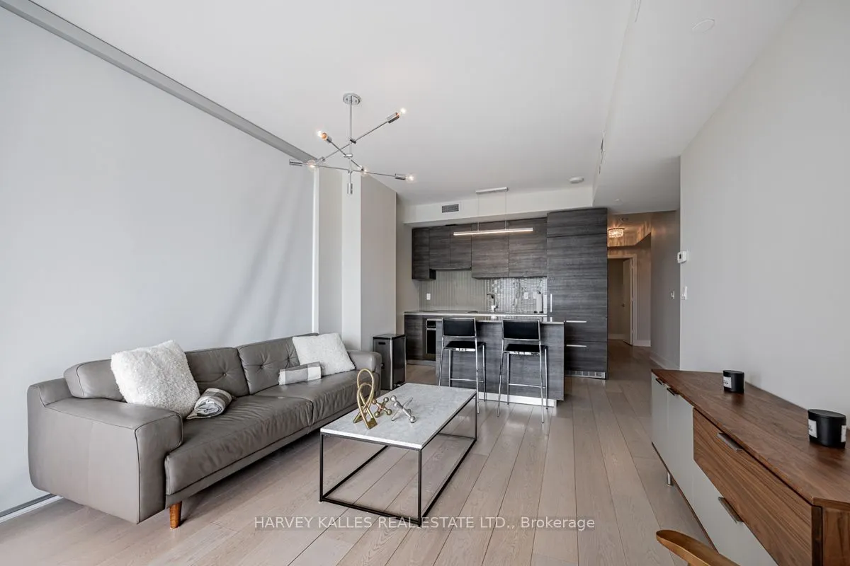 200 Bloor Street W #1001