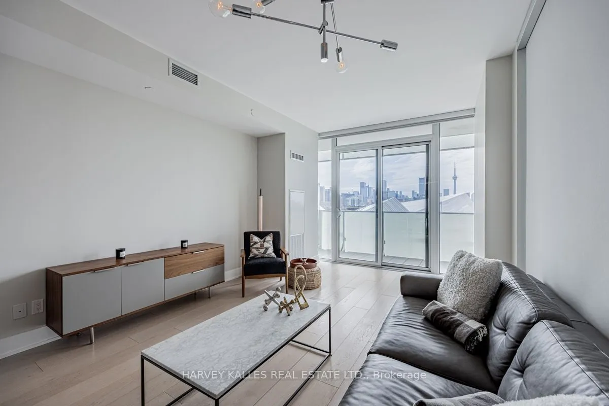 200 Bloor Street W #1001
