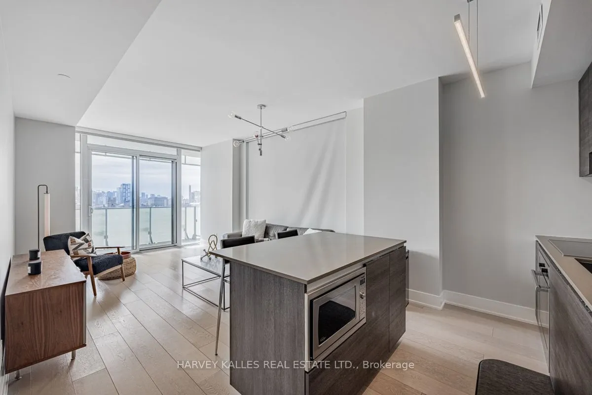 200 Bloor Street W #1001