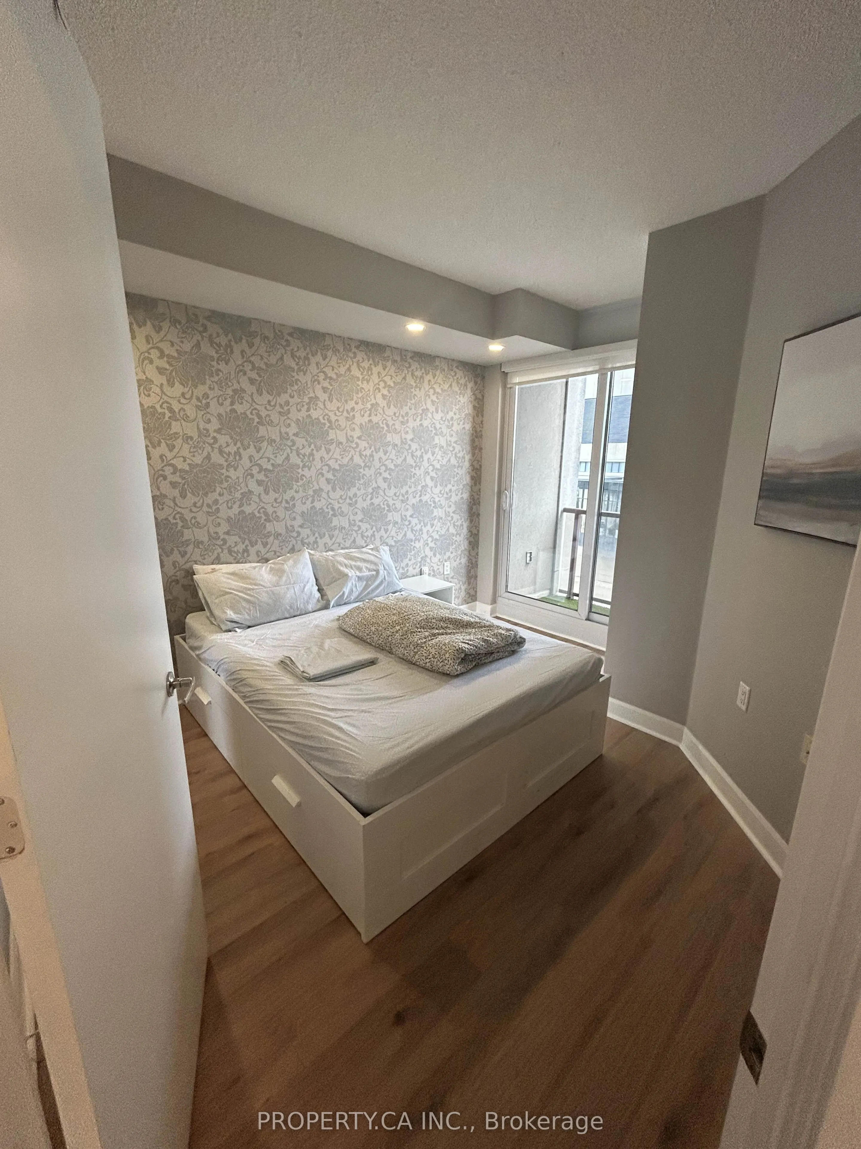 85 Bloor Street E #1503