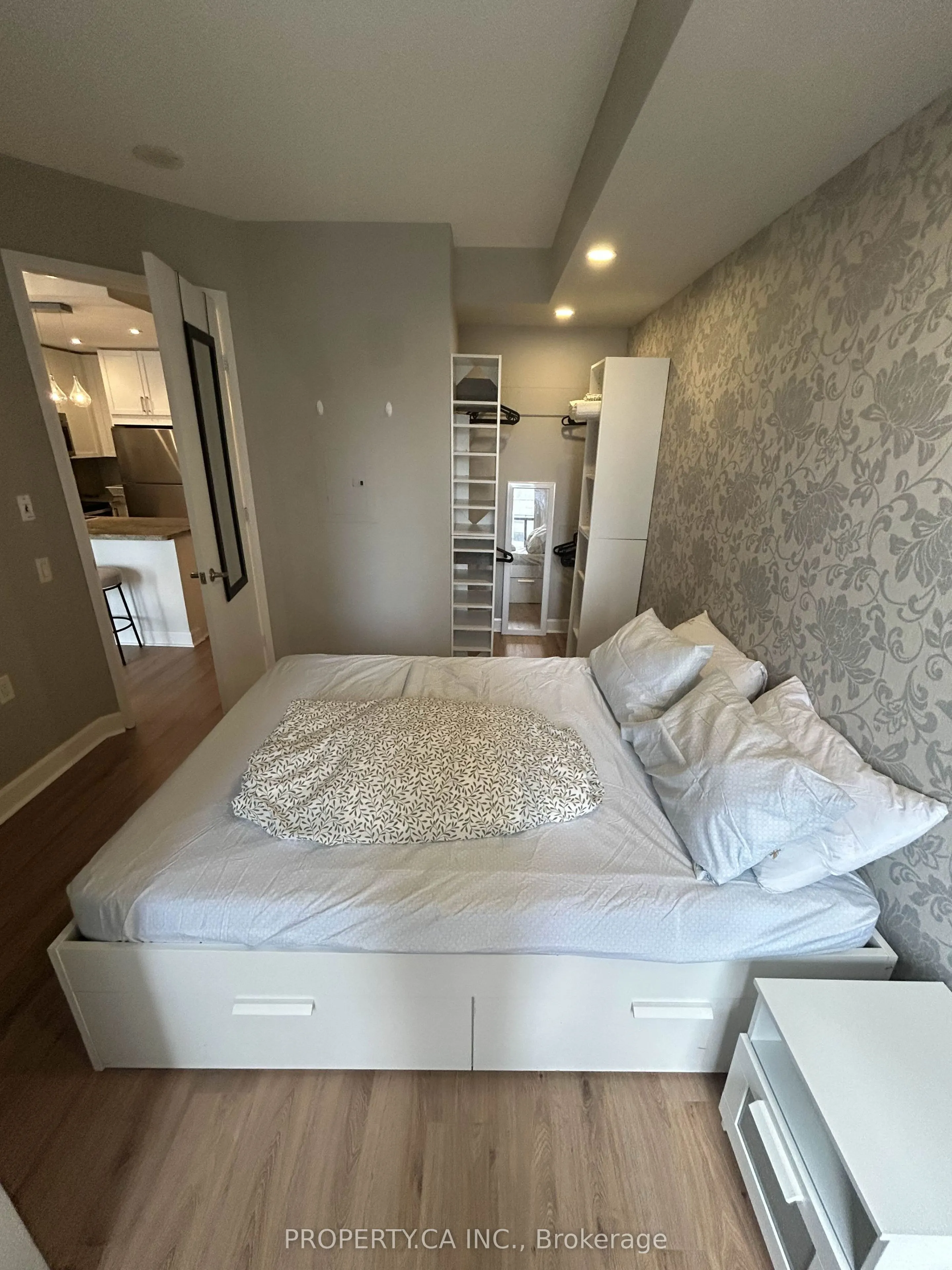 85 Bloor Street E #1503