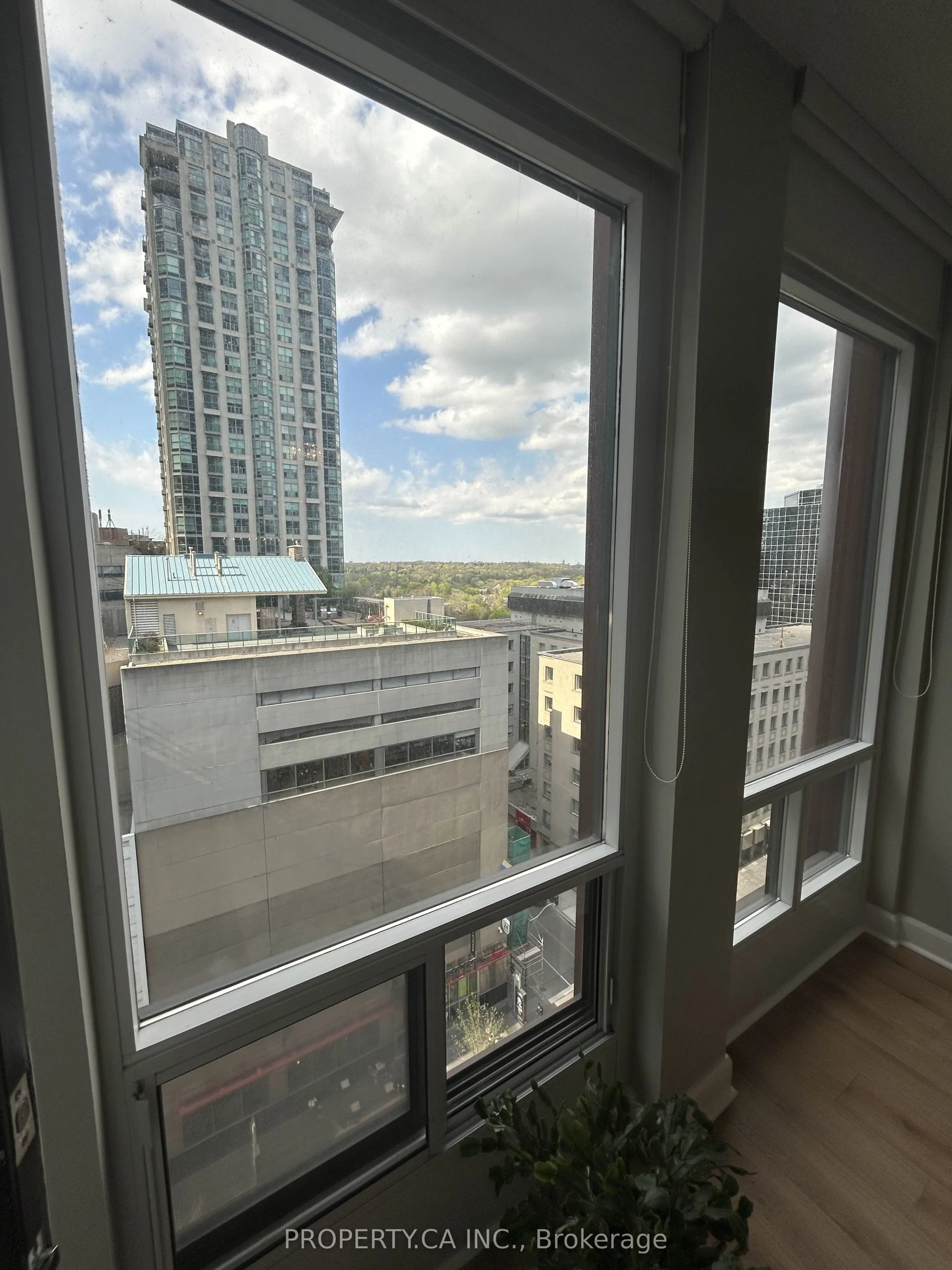 85 Bloor Street E #1503