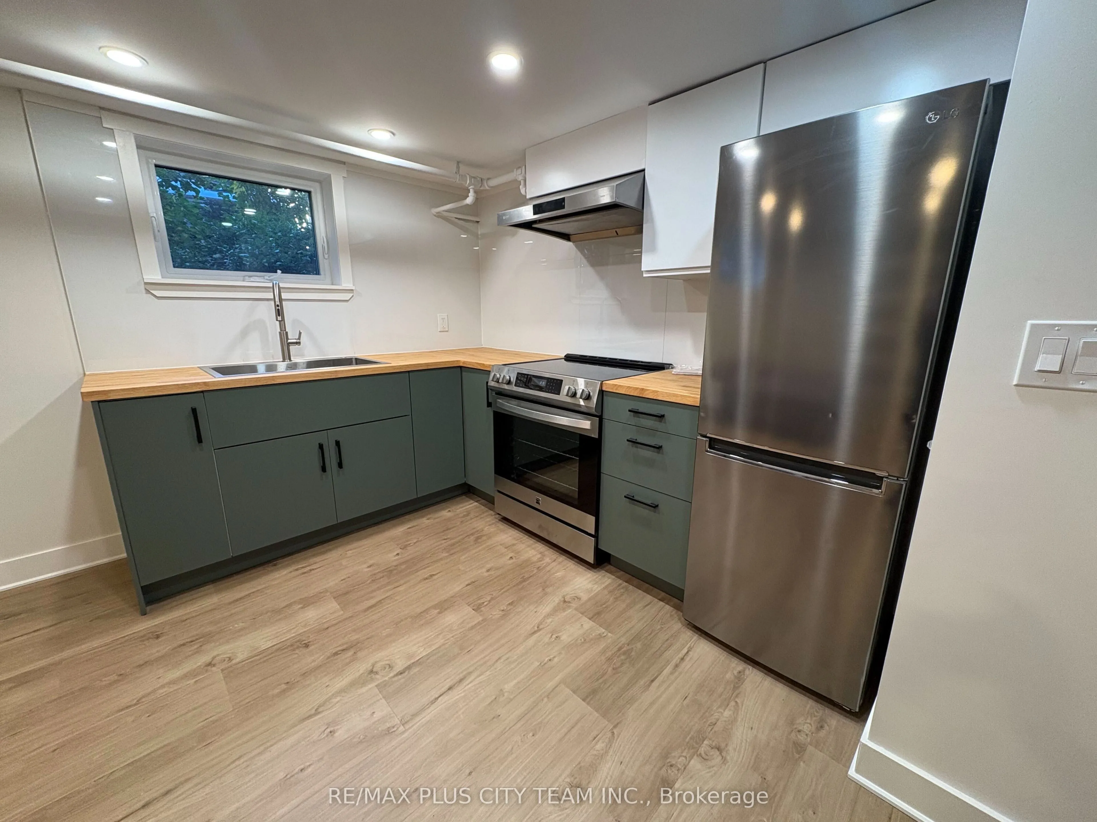3835 Bathurst Street #10
